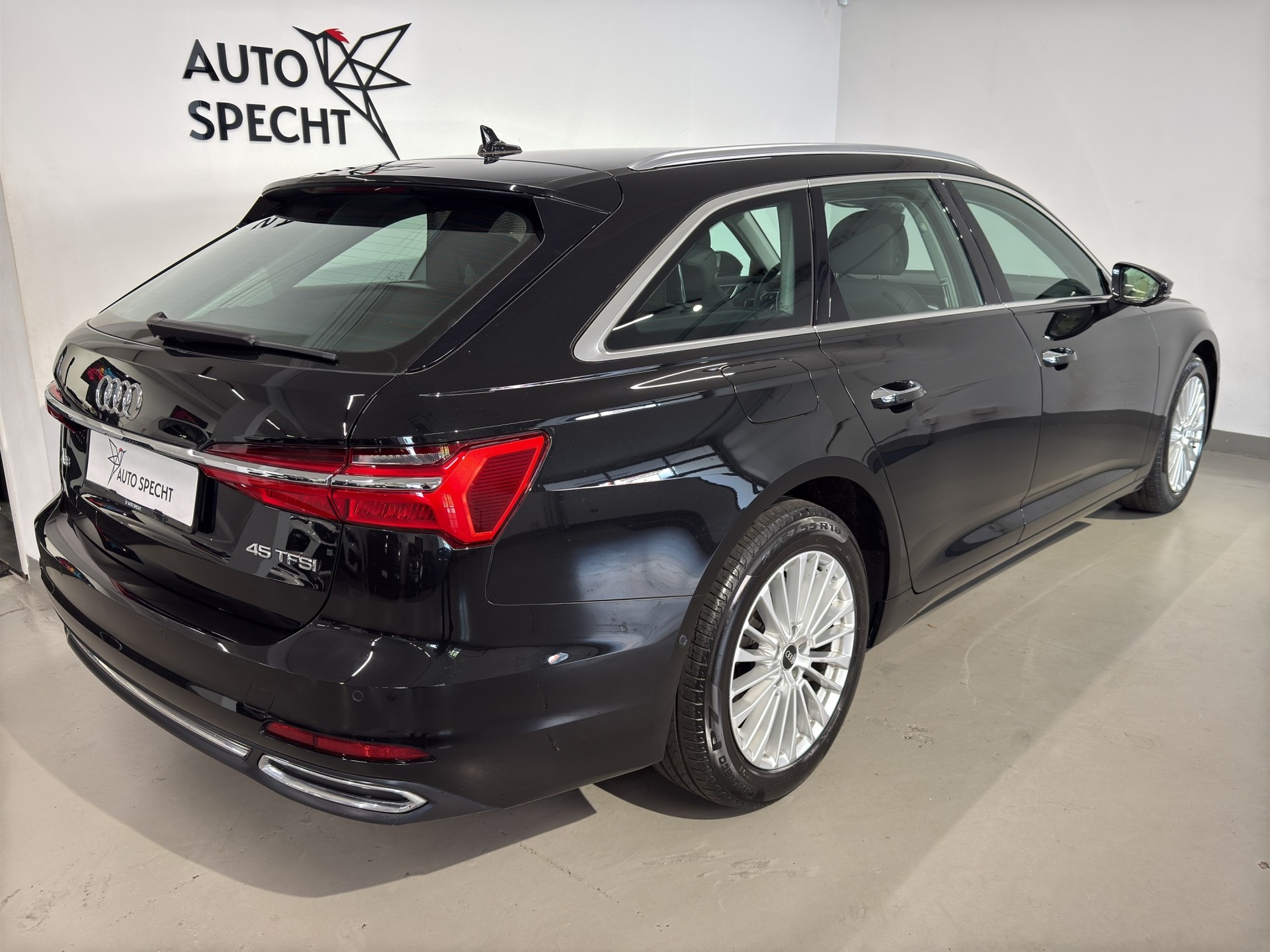 AUDI A6 Avant 45 TFSI Design S-tronic-image-3