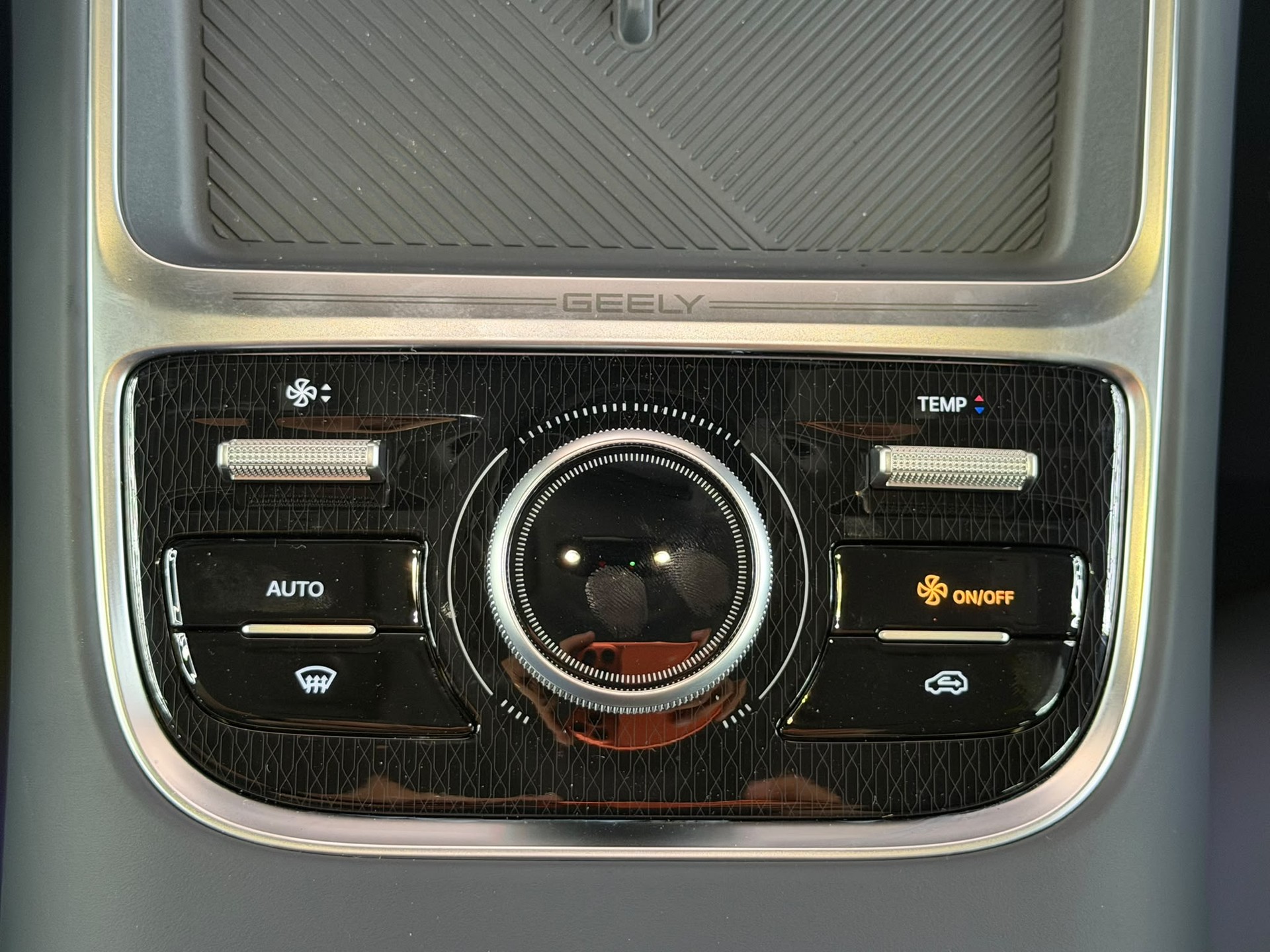 GEELY Pro +-image-24