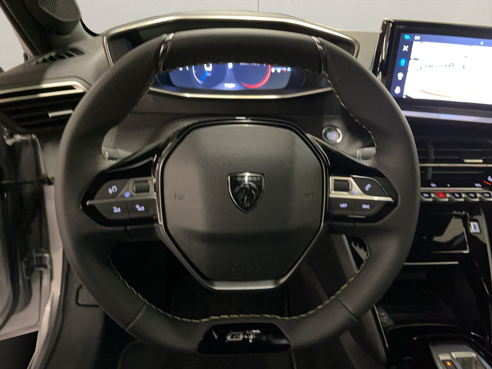 PEUGEOT 208 1.2 Hybrid 145 GT Exclusive-image-7