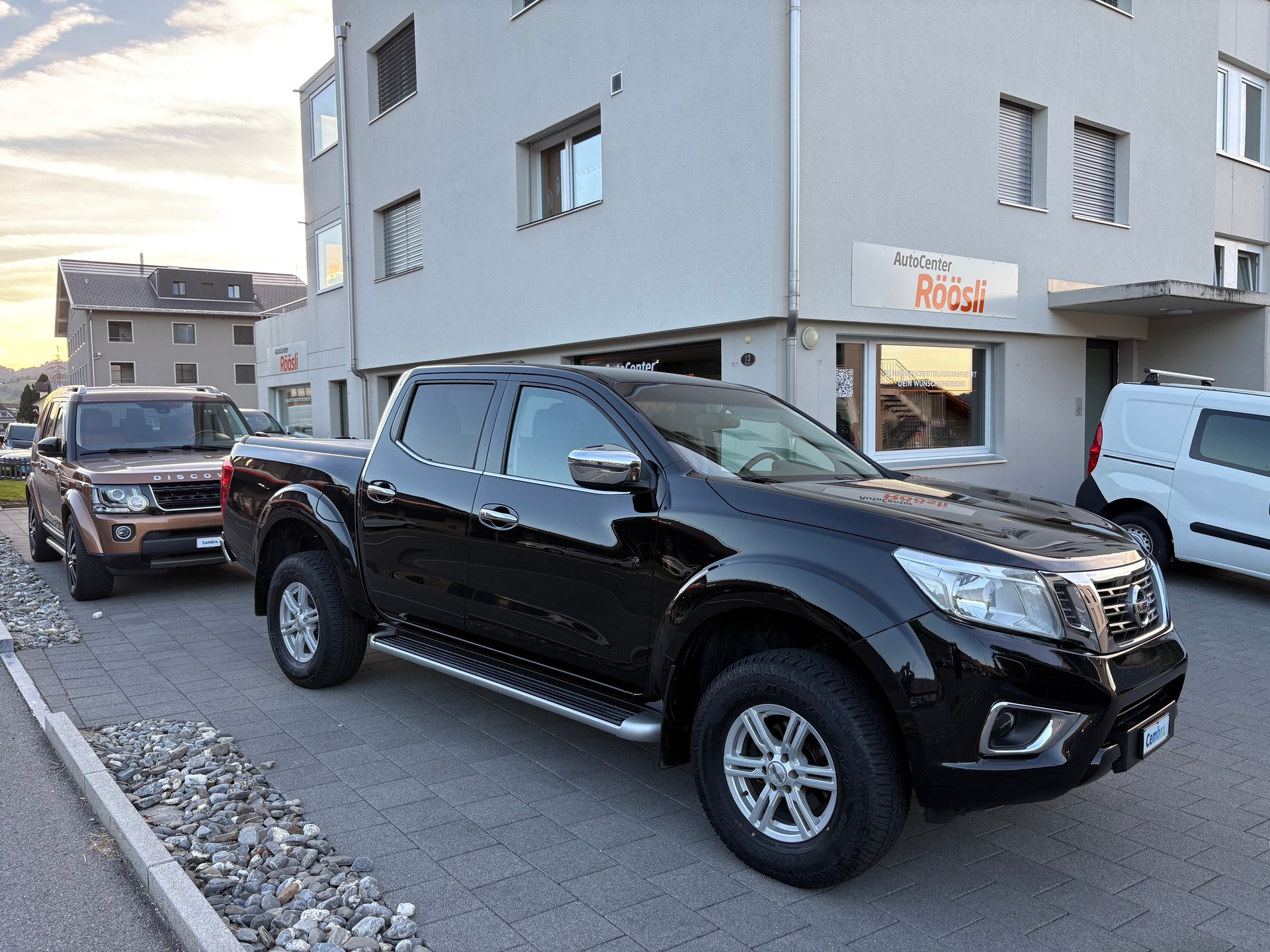 NISSAN Navara Double Cab Acenta 2.3 dCi 4WD-image-0