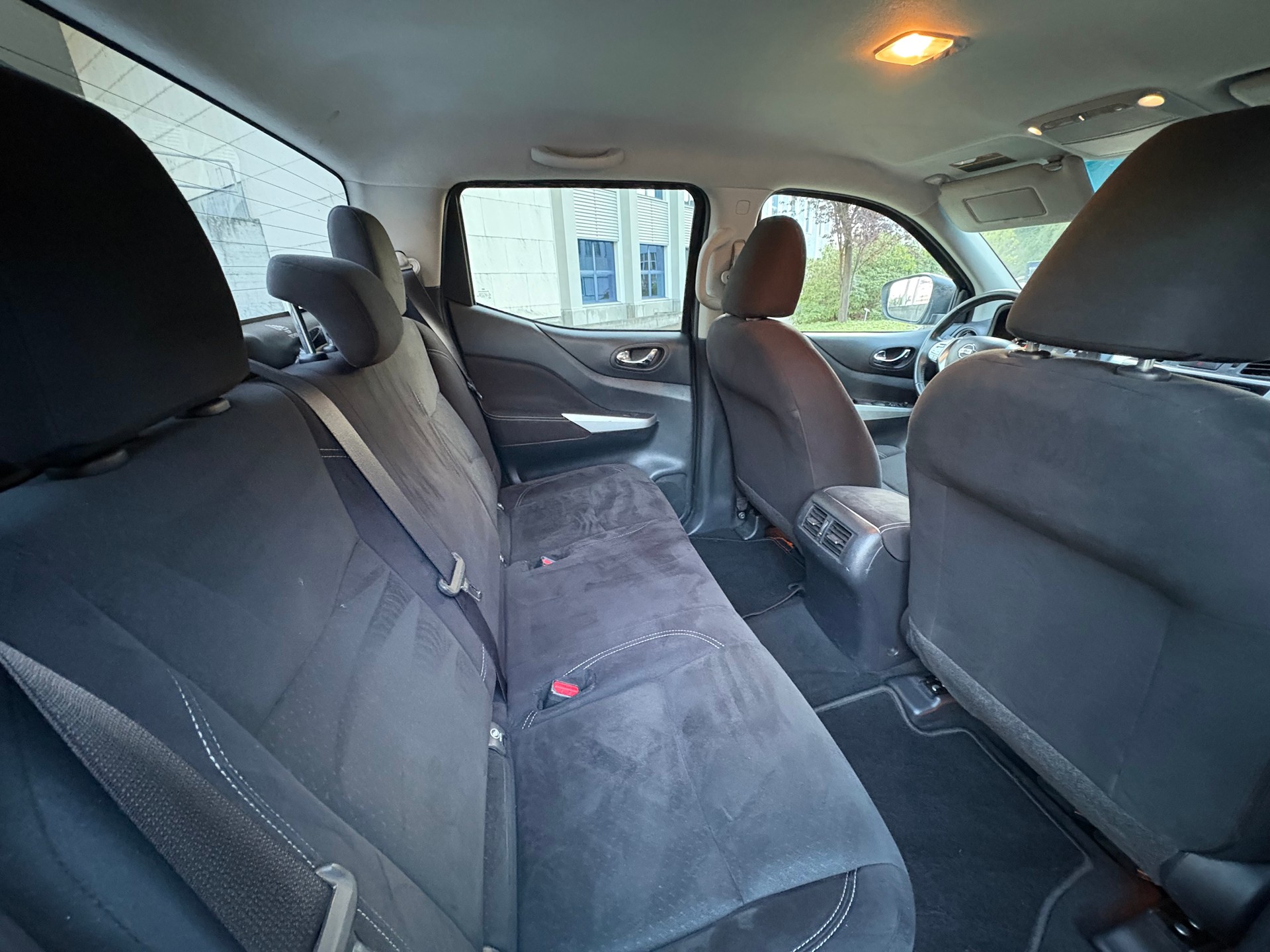 NISSAN Navara Double Cab Acenta 2.3 dCi 4WD-image-5