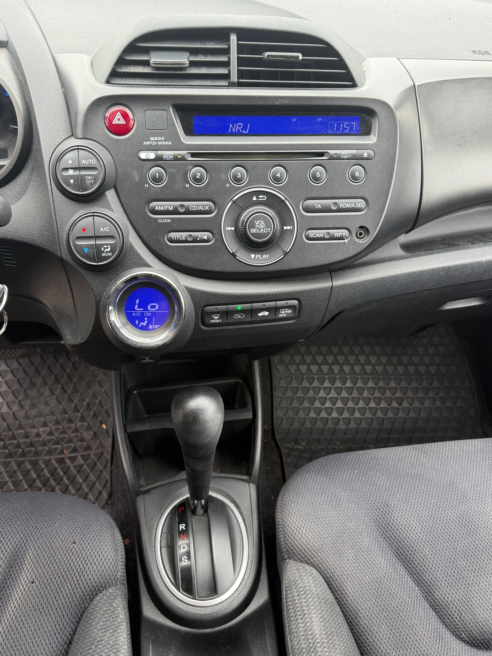 HONDA Jazz 1.3i Hybrid Comfort CVT - Automatique - Nouvelle Expertise : 22.10.2026 - Grand Service Fait à Jour - 104 g/km Rabais Taxe-image-18