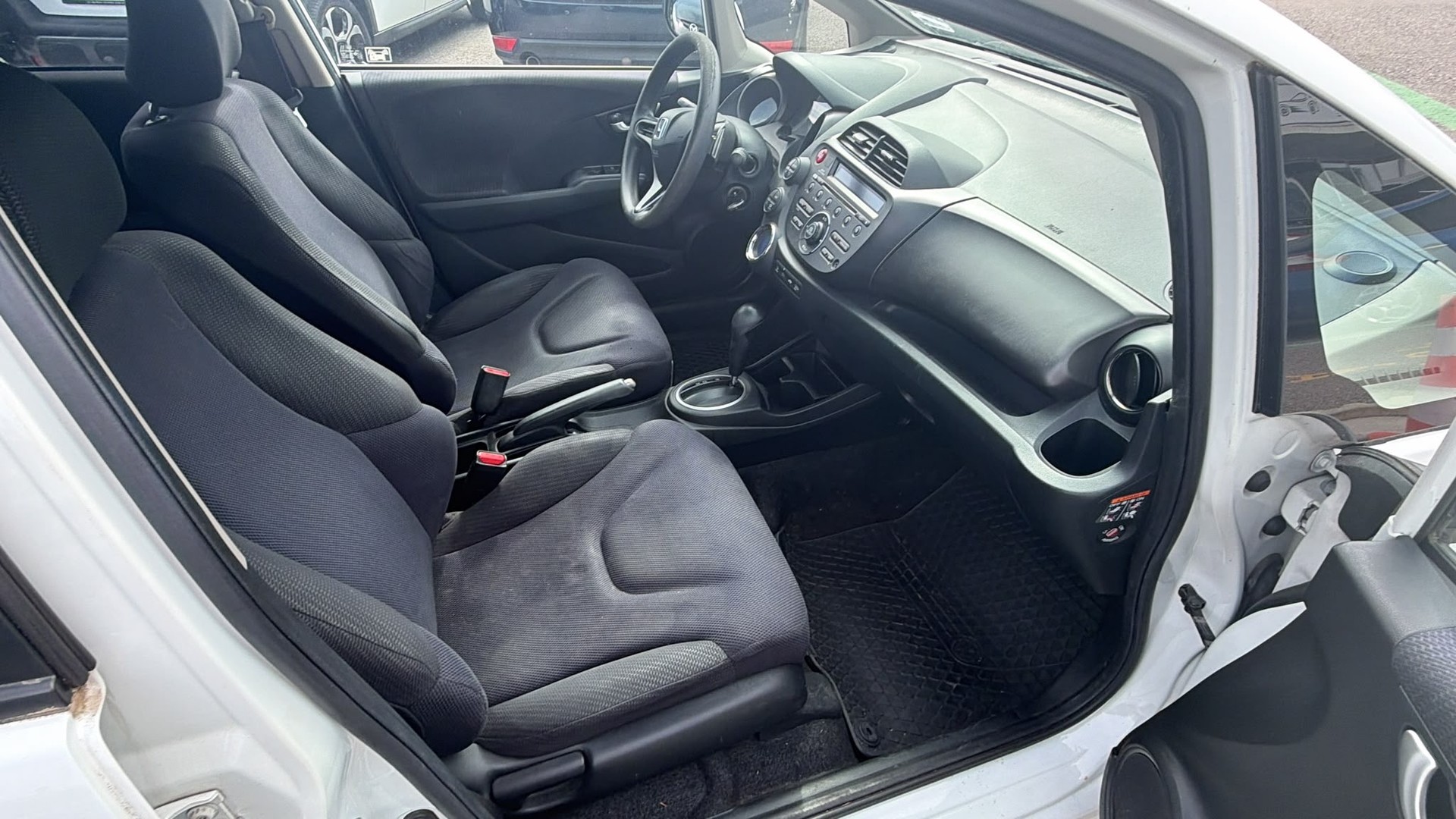 HONDA Jazz 1.3i Hybrid Comfort CVT - Automatique - Nouvelle Expertise : 30.09.2026 - Grand Service Fait à Jour - 104 g/km Rabais Taxe-image-15