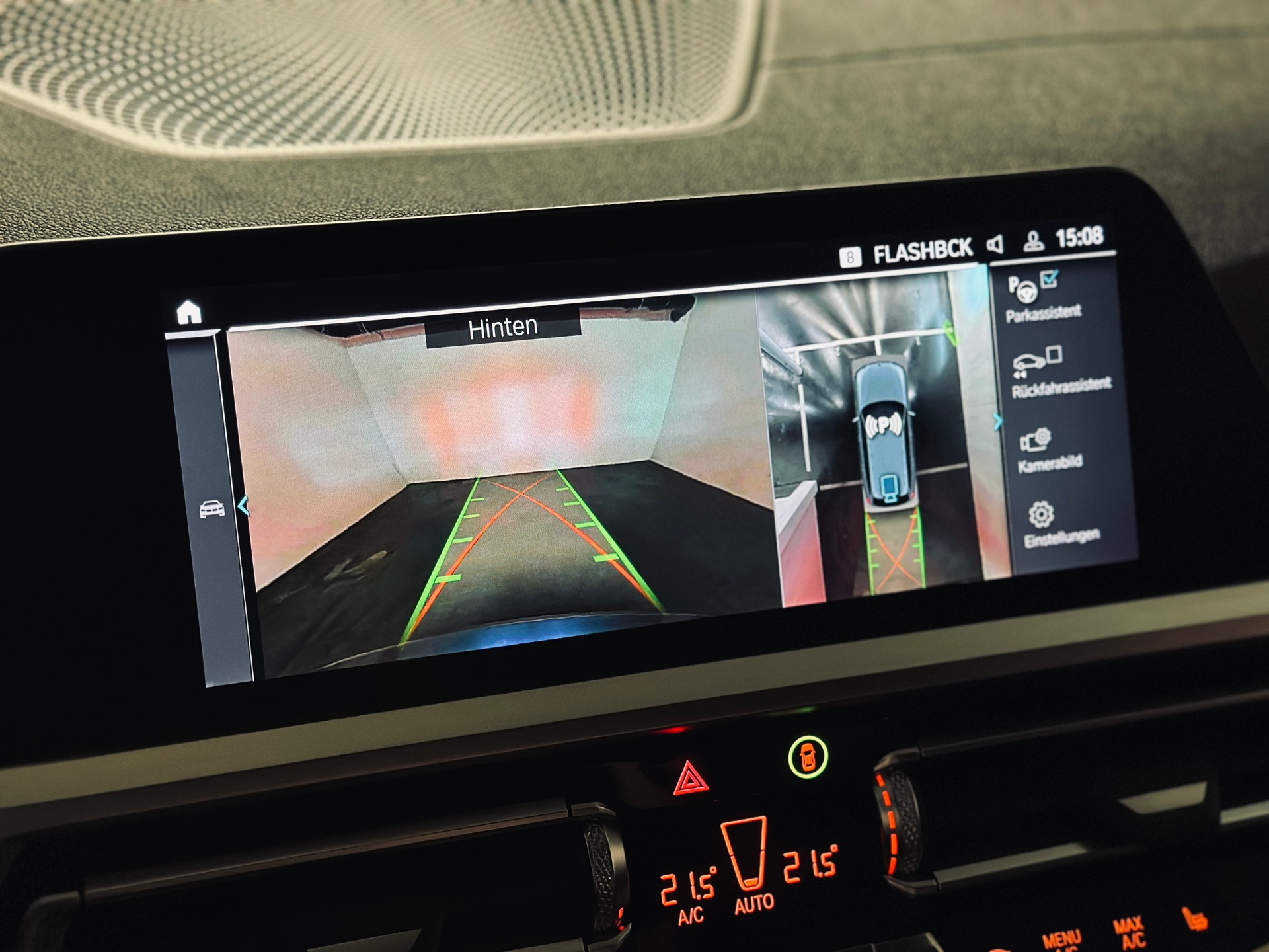BMW 330e x-DriveTouring M-Sport SAG-image-11