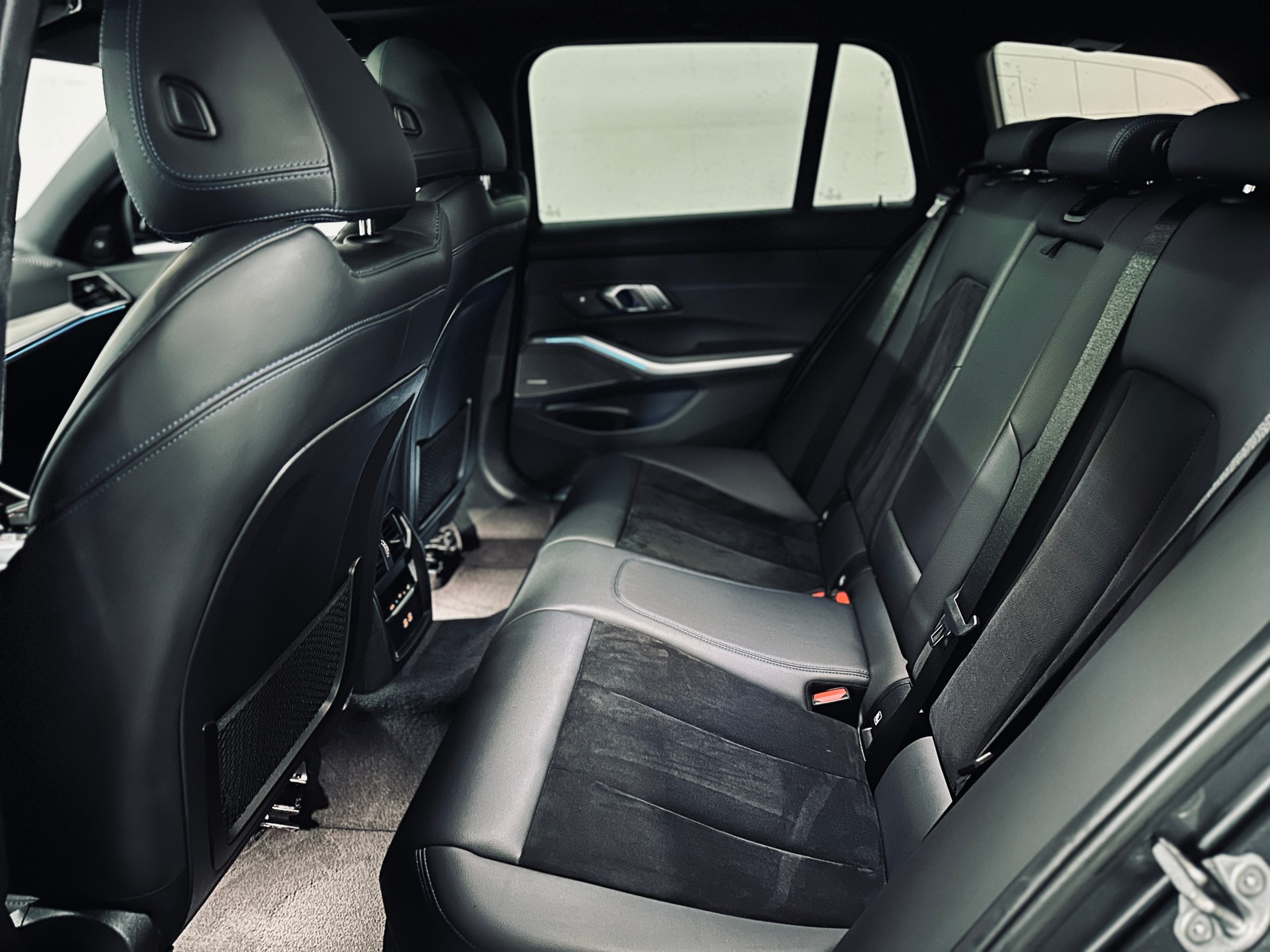 BMW 330e x-DriveTouring M-Sport SAG-image-9