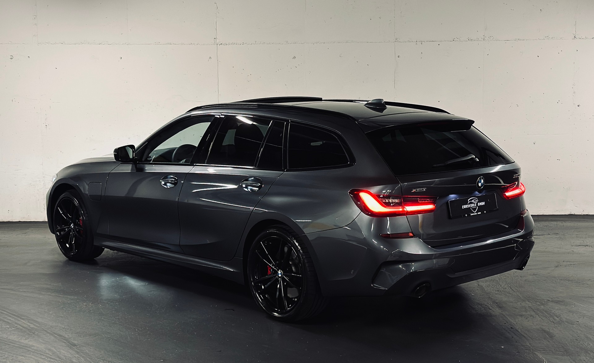 BMW 330e x-DriveTouring M-Sport SAG-image-3