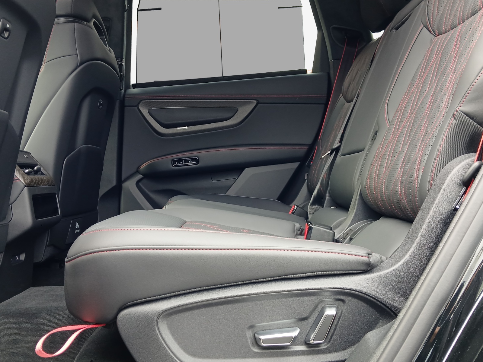 AUDI Q7 SUV TDI quattro 220 kW-image-11