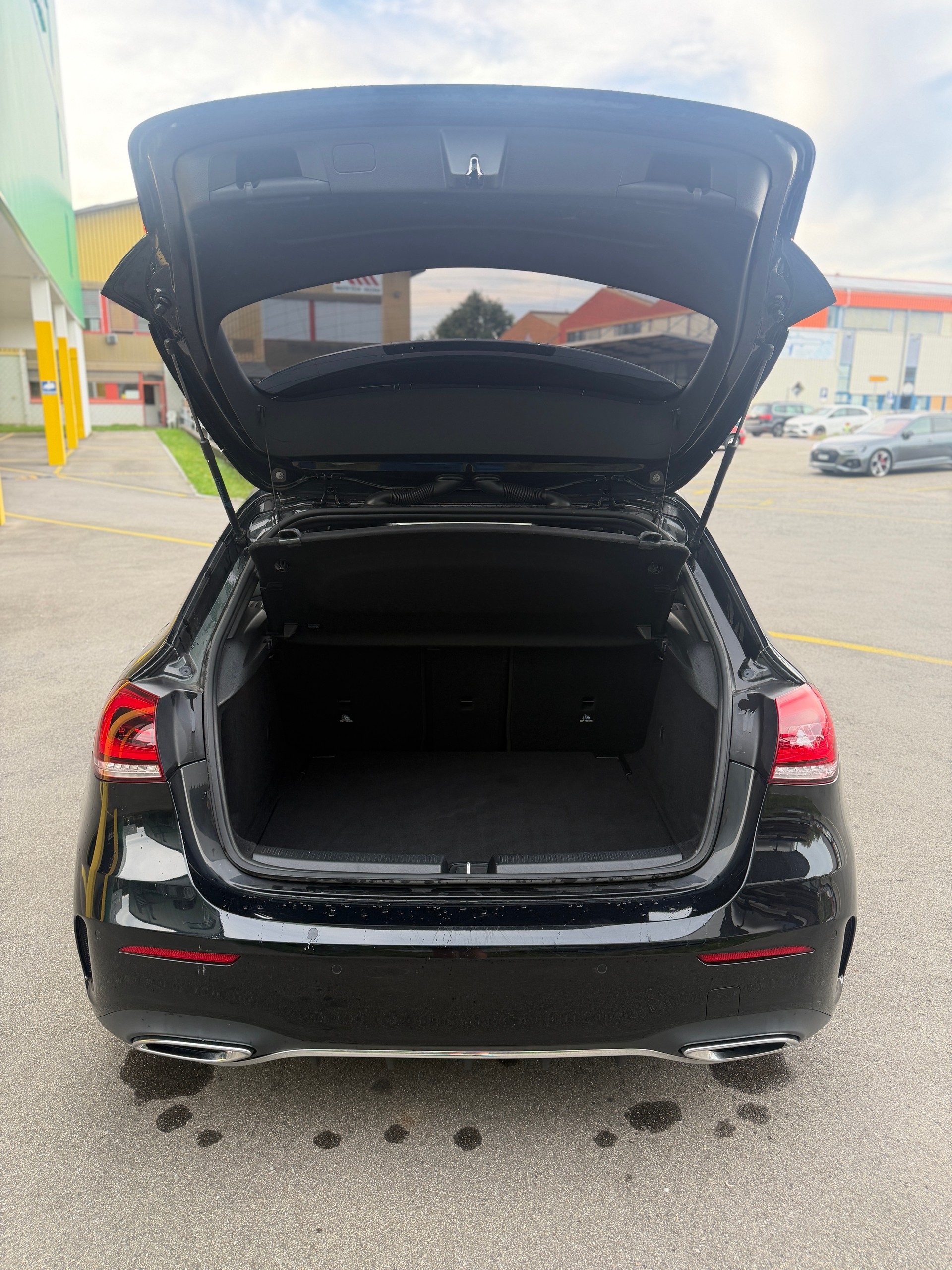 MERCEDES-BENZ A 220 d AMG Line 8G-DCT-image-14