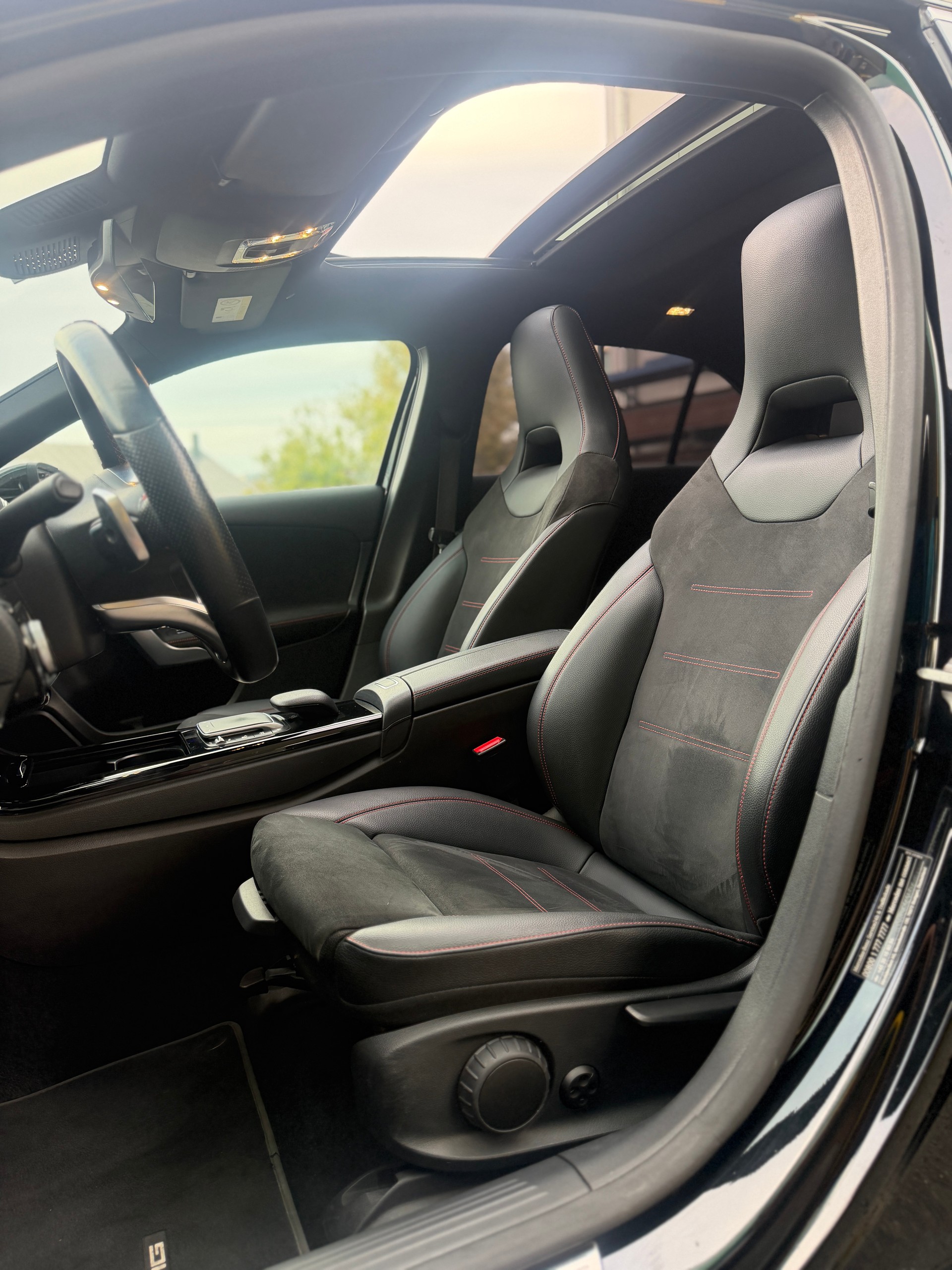MERCEDES-BENZ A 220 d AMG Line 8G-DCT-image-8