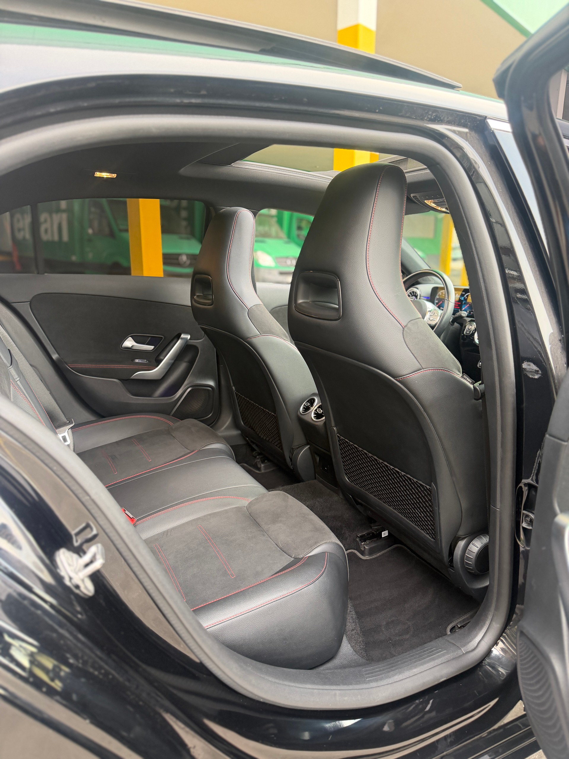 MERCEDES-BENZ A 220 d AMG Line 8G-DCT-image-13