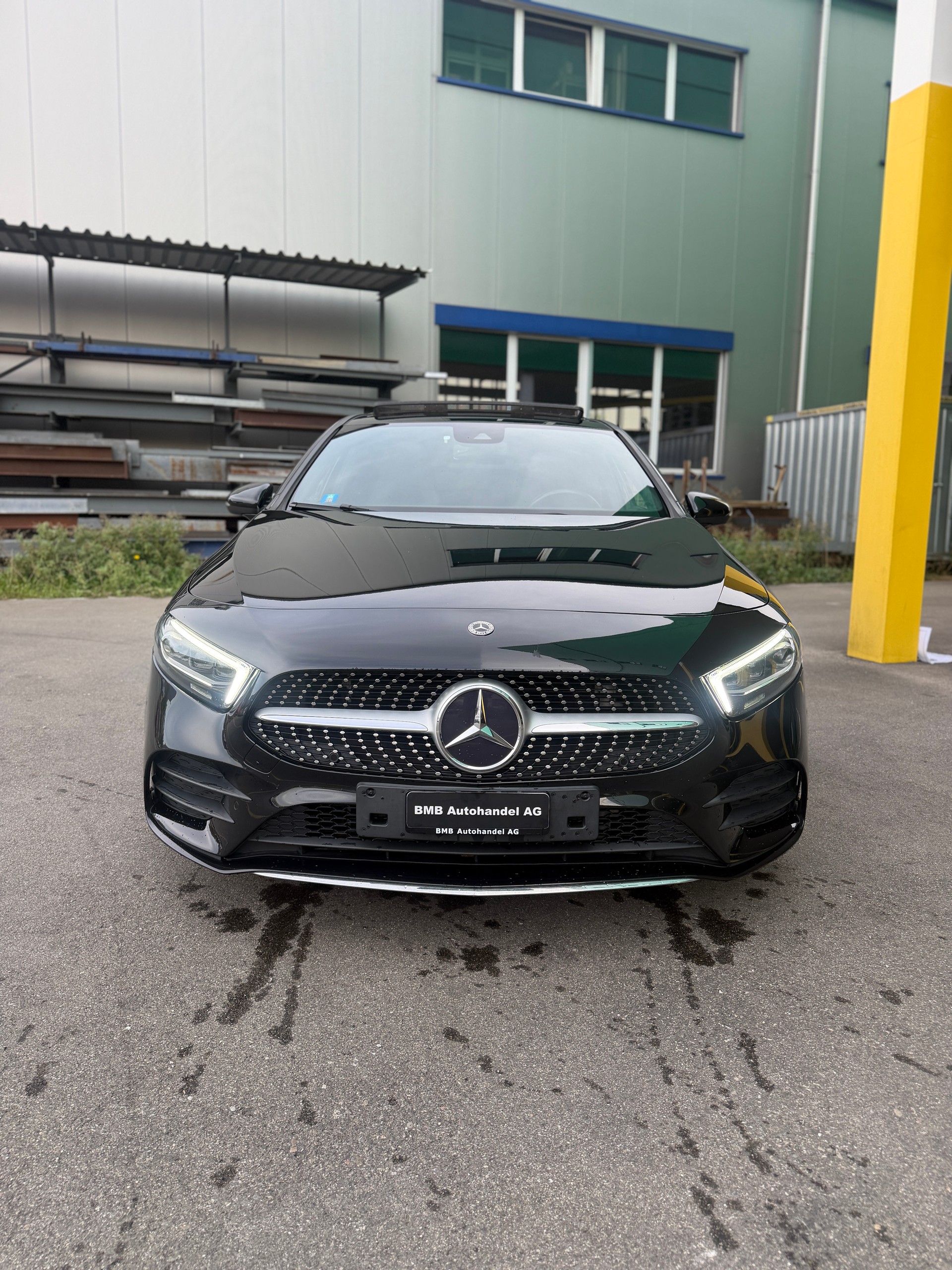 MERCEDES-BENZ A 220 d AMG Line 8G-DCT-image-1