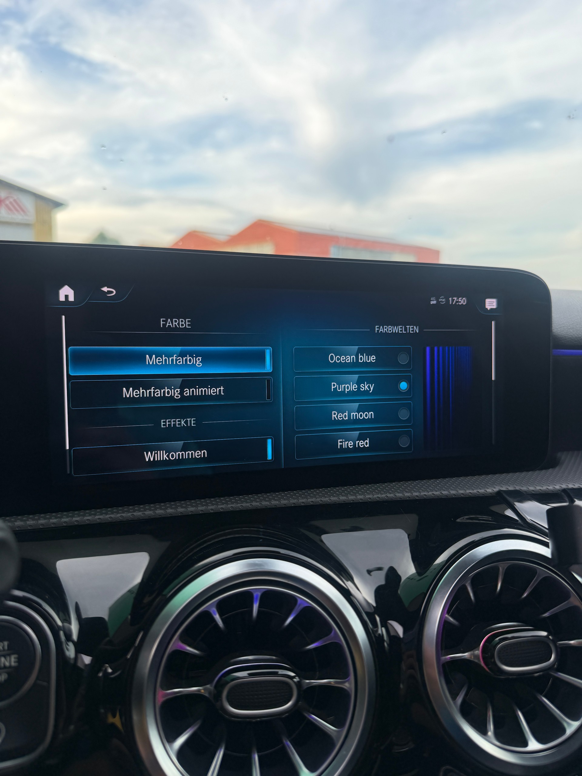 MERCEDES-BENZ A 220 d AMG Line 8G-DCT-image-12
