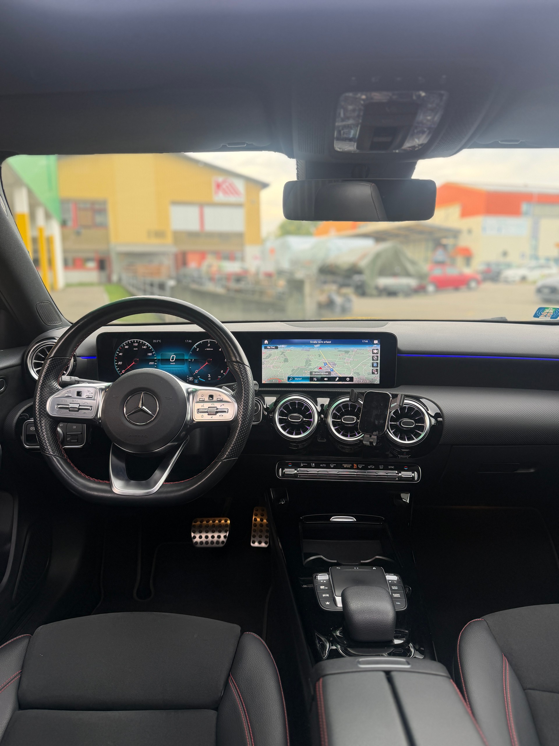 MERCEDES-BENZ A 220 d AMG Line 8G-DCT-image-9
