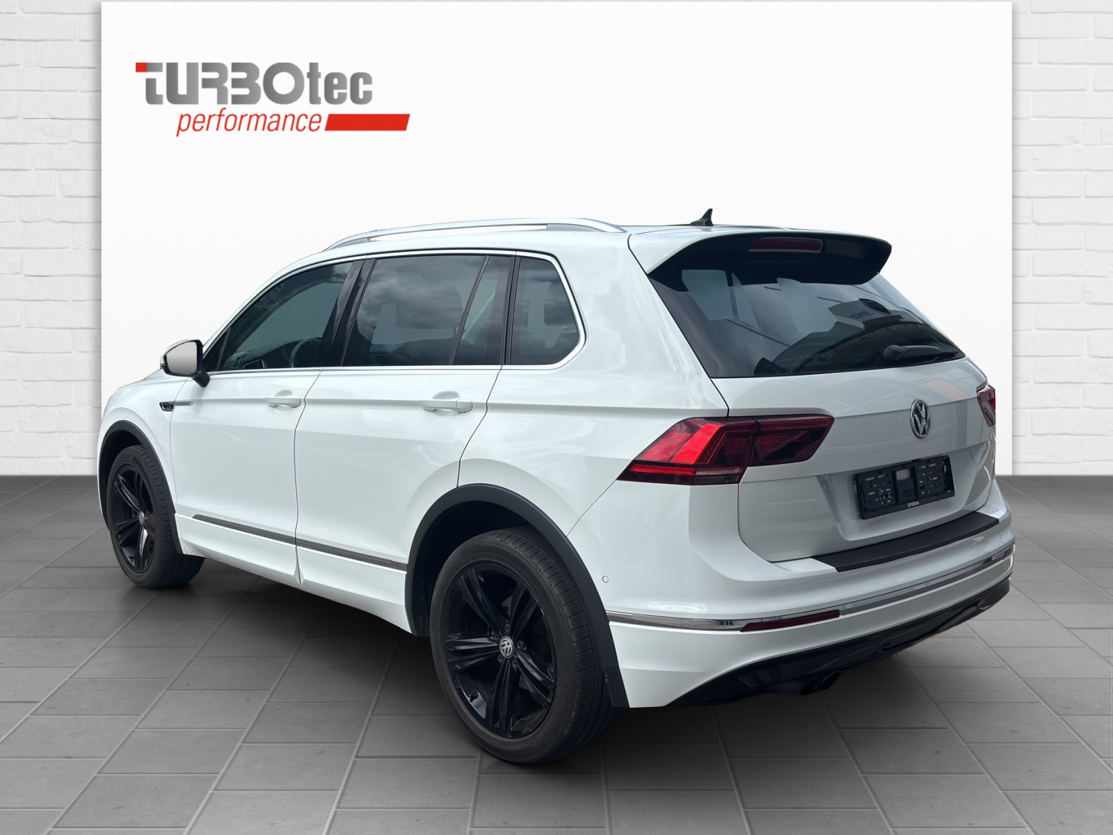 VW Tiguan 2.0TSI Highline 4Motion DSG-showroom-element-2