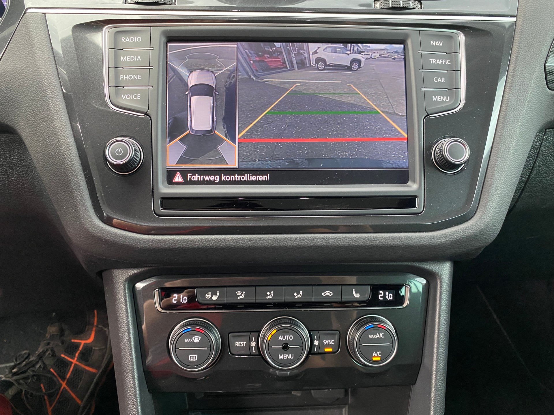 VW Tiguan 2.0TSI Highline 4Motion DSG-image-11
