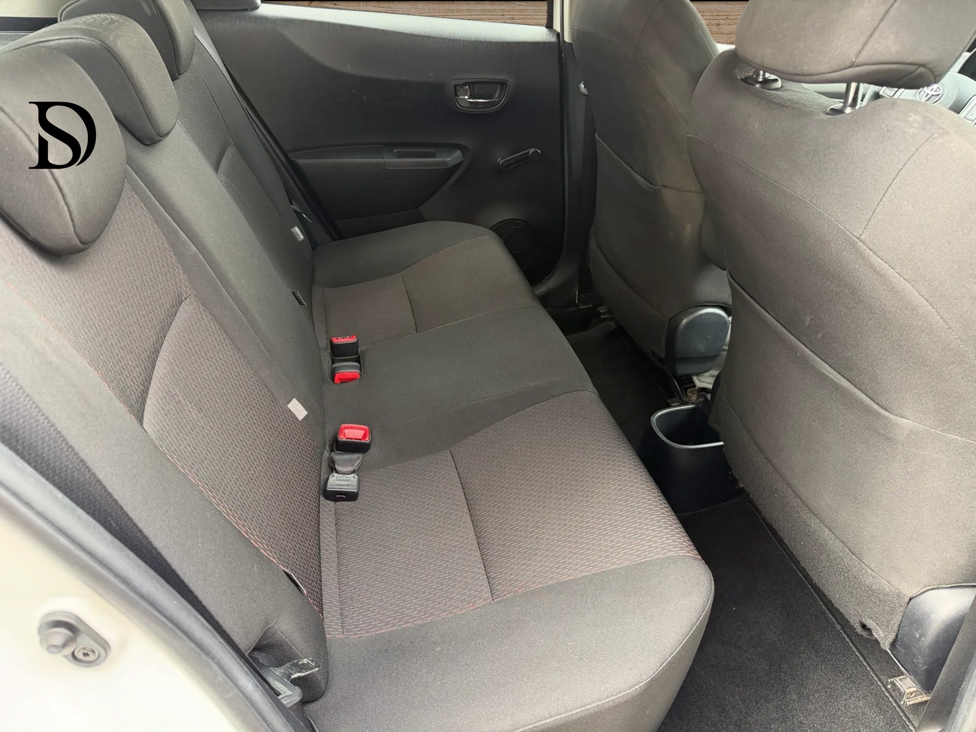 TOYOTA Yaris 1.33 Style Multidrive-image-10