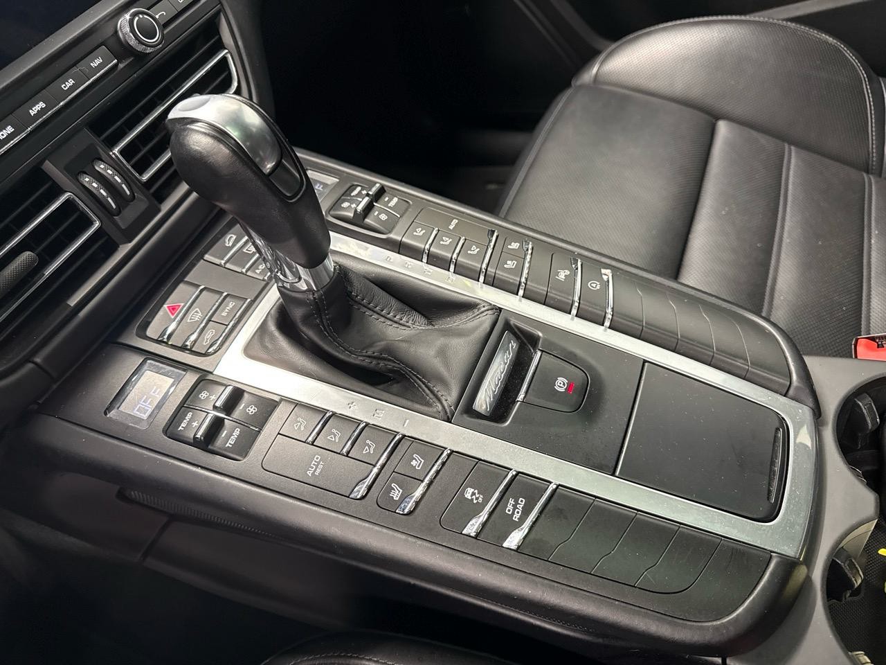 PORSCHE Macan S PDK-image-8