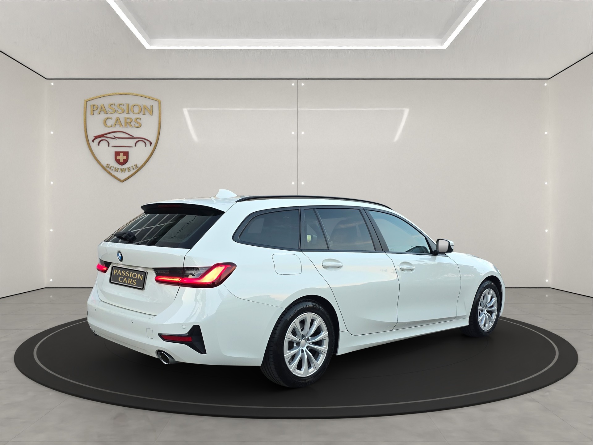 BMW 320d xDrive 48V Touring Steptronic-image-5