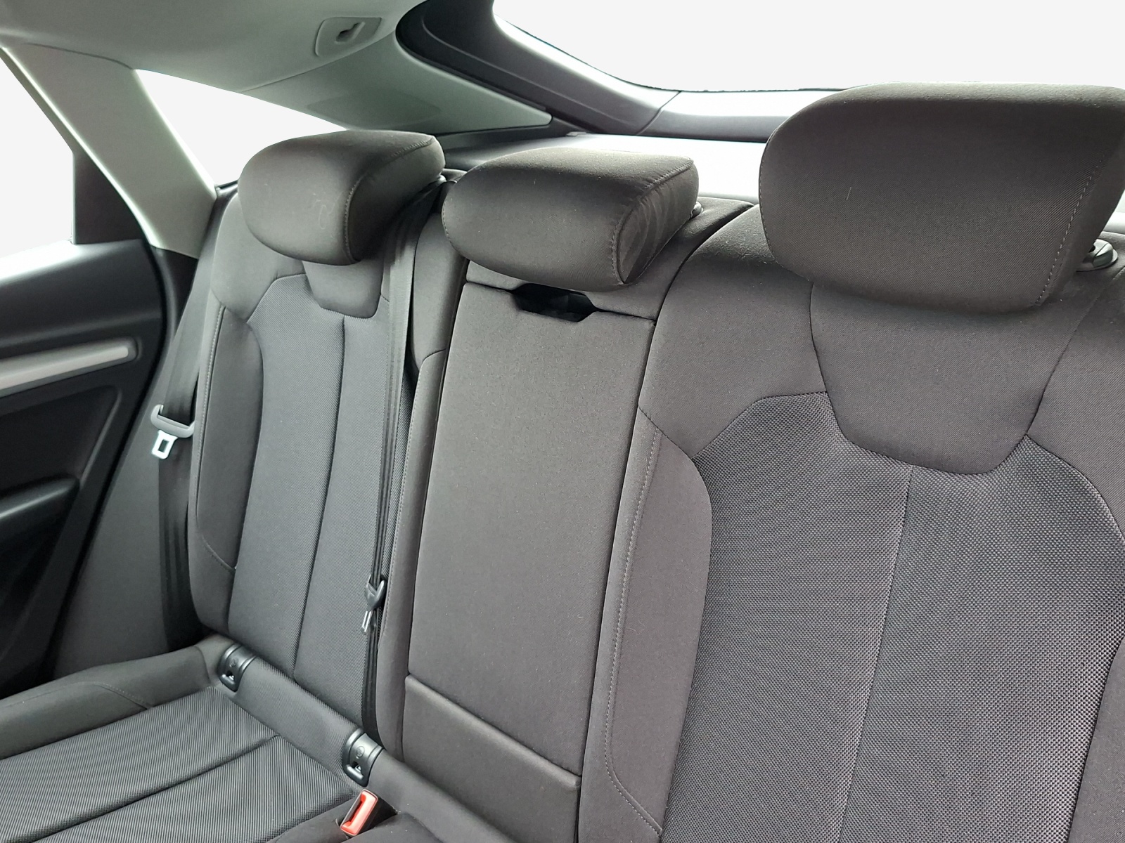 AUDI Q5 Sportback 40 TFSI S line quattro S-tronic-image-11