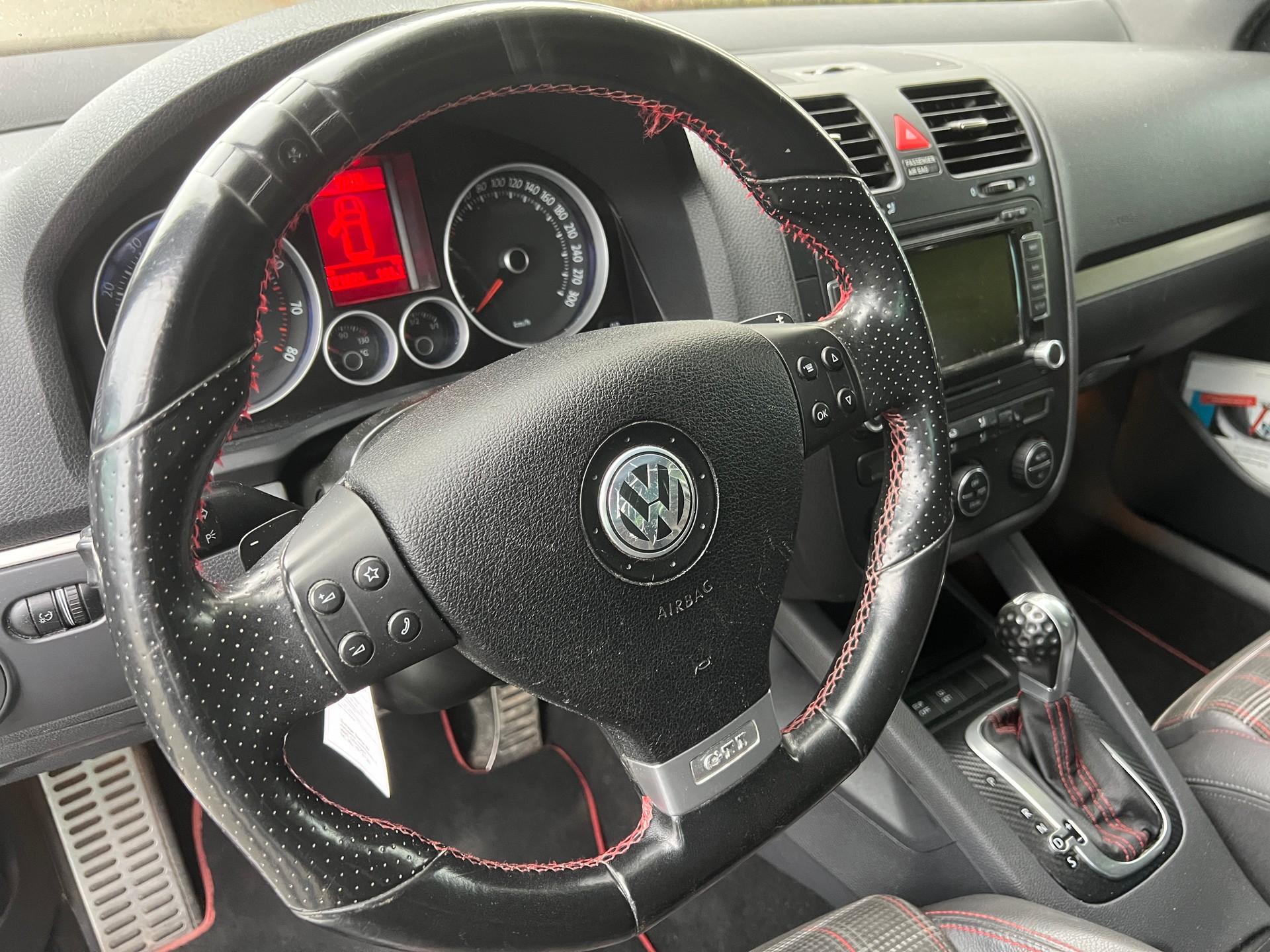 VW Golf 2.0 TFSI GTI Edition 30-image-9
