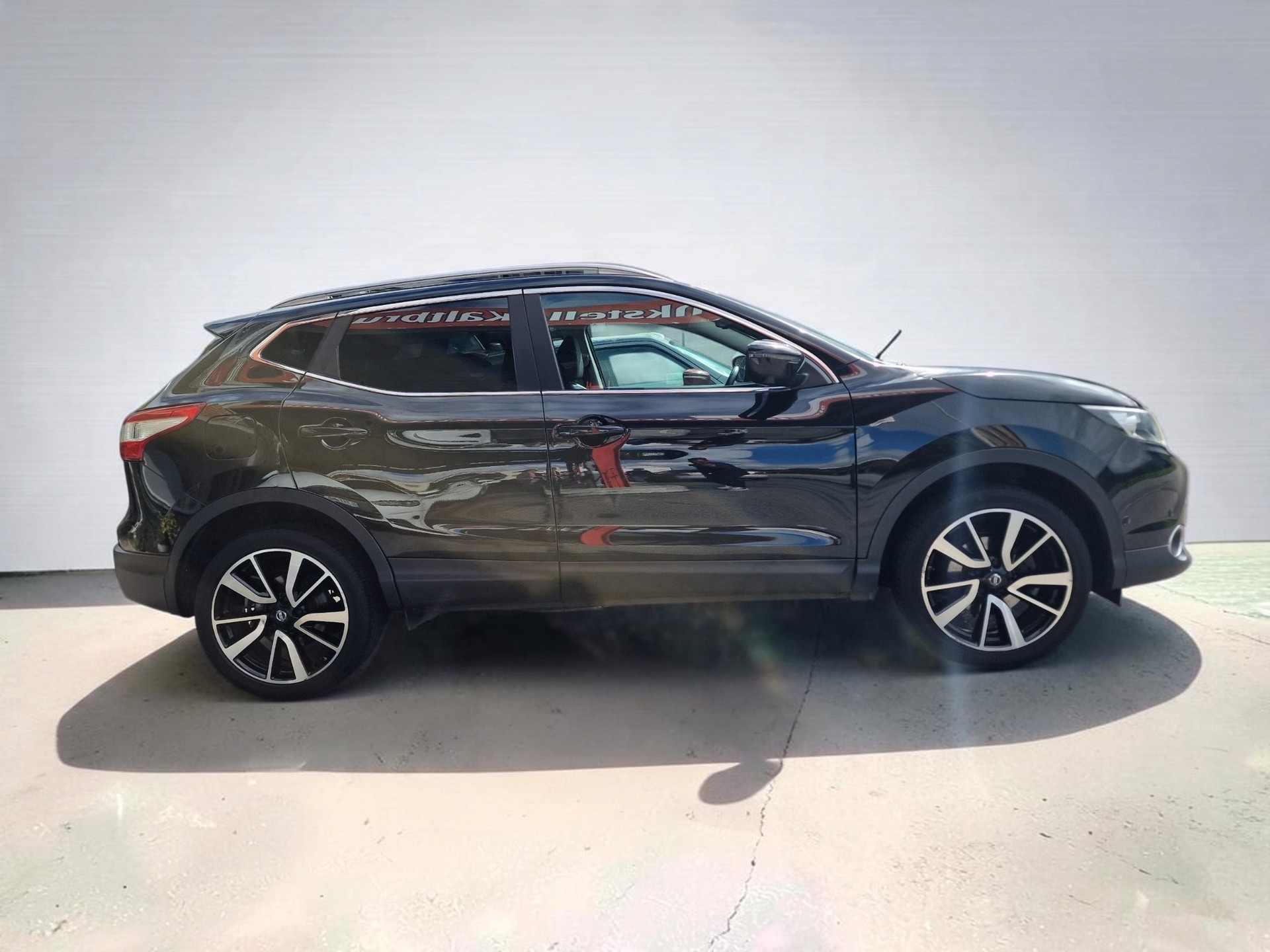 NISSAN Qashqai 1.6 DIG-T tekna 8xBereift 12Mt Gara-image-0