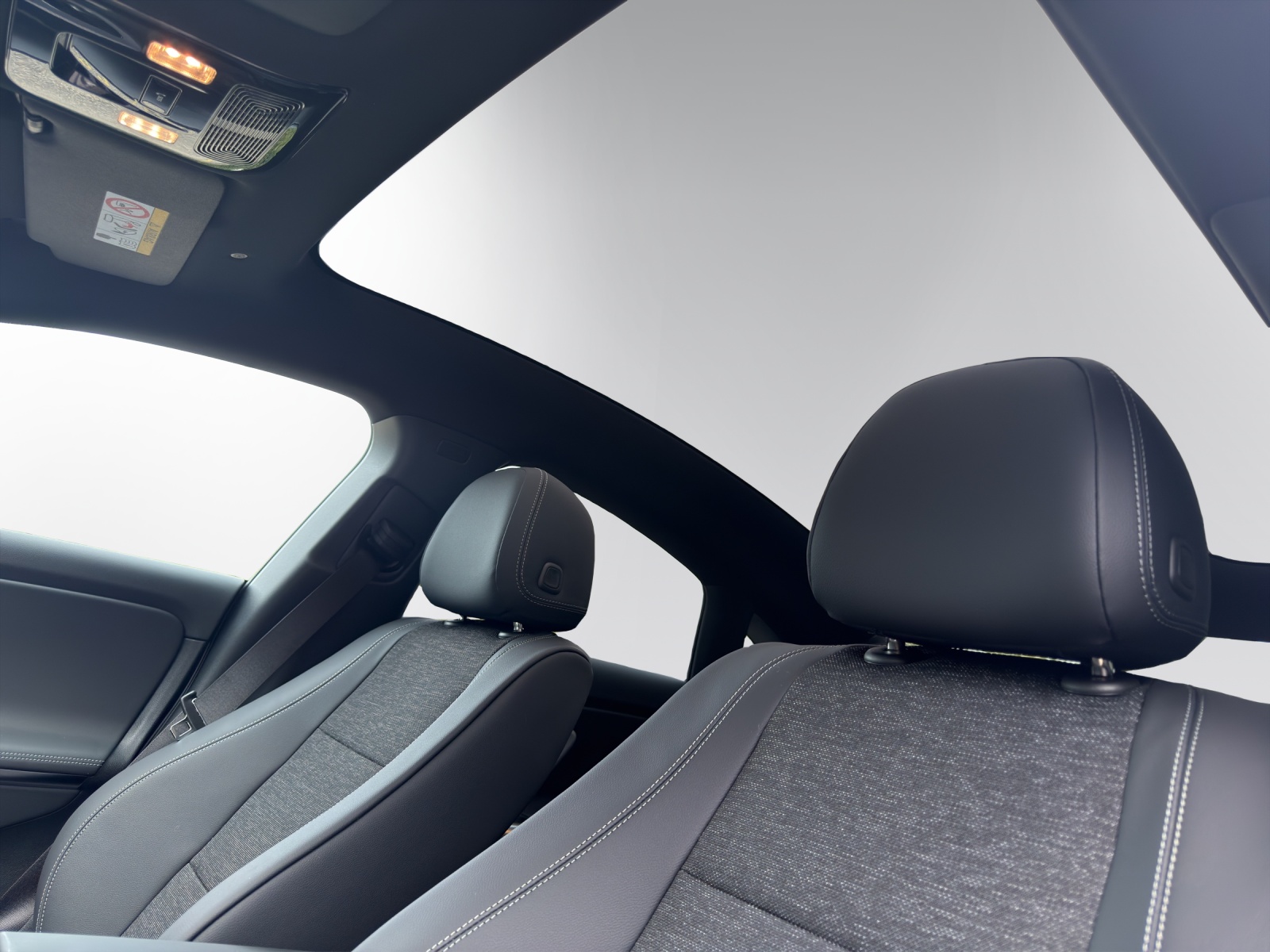 MERCEDES-BENZ CLA 200 8G-DCT 4Matic-image-9