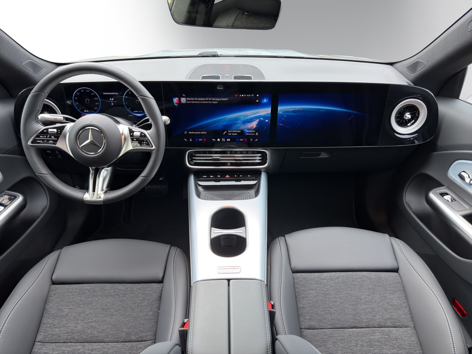 MERCEDES-BENZ CLA 200 8G-DCT 4Matic-image-11