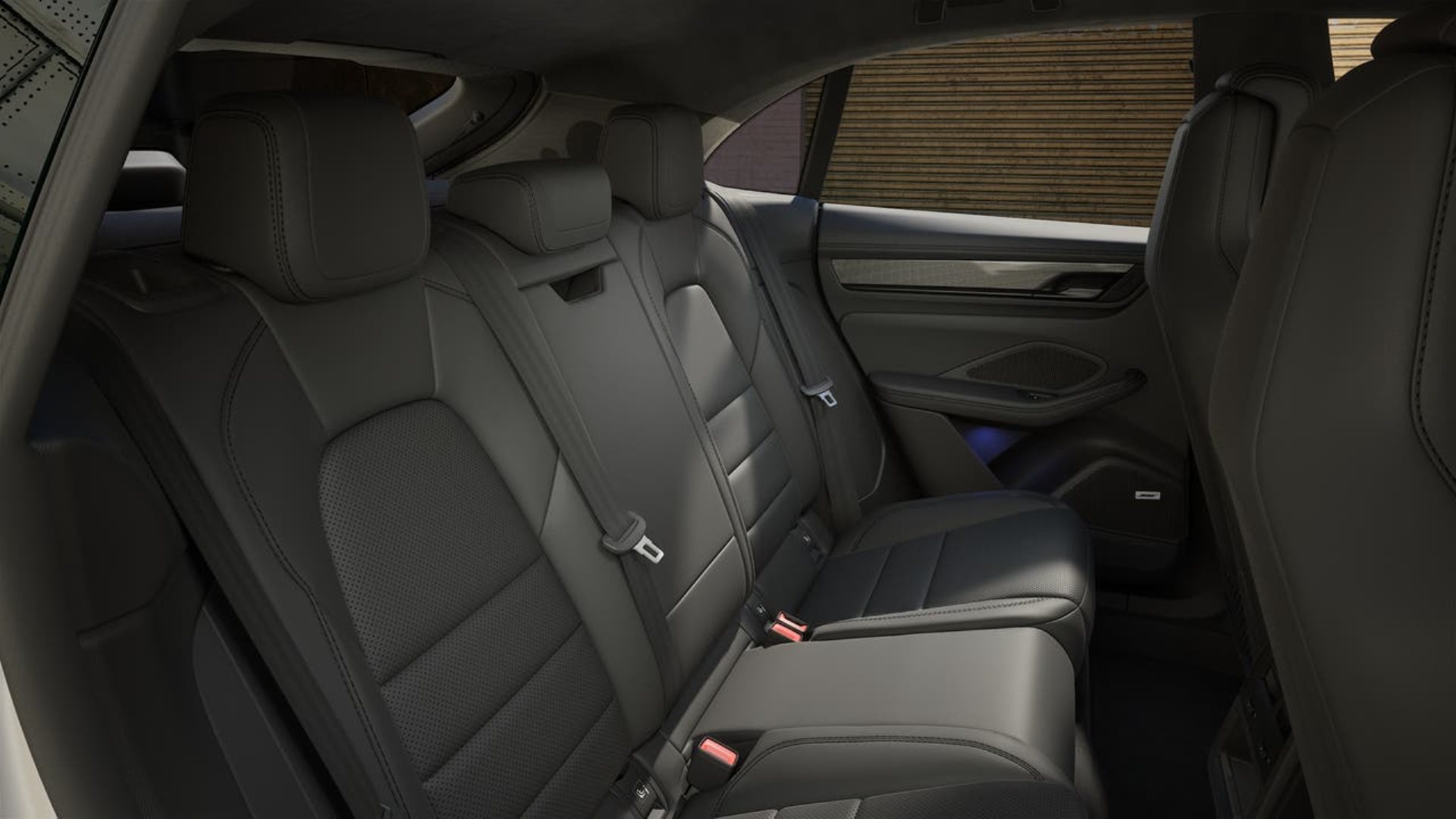 PORSCHE Macan Turbo-image-12