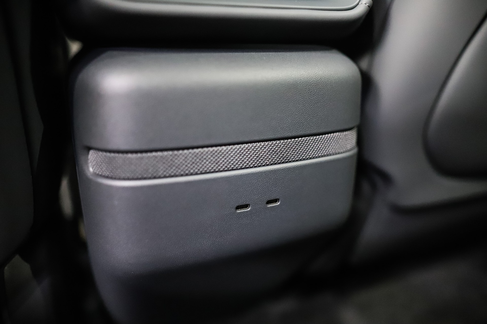 XPENG G6 80kWh Performance AWD BLACK EDITION * Anhängerkupplung *-image-26