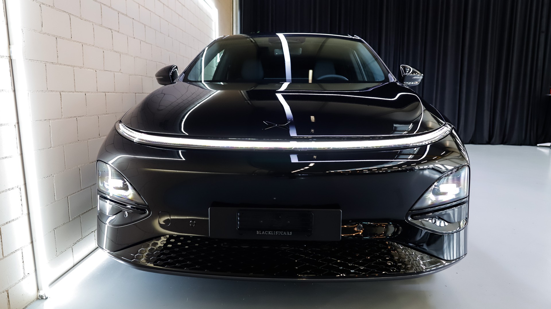 XPENG G6 80kWh Performance AWD BLACK EDITION * Anhängerkupplung *-showroom-element-2