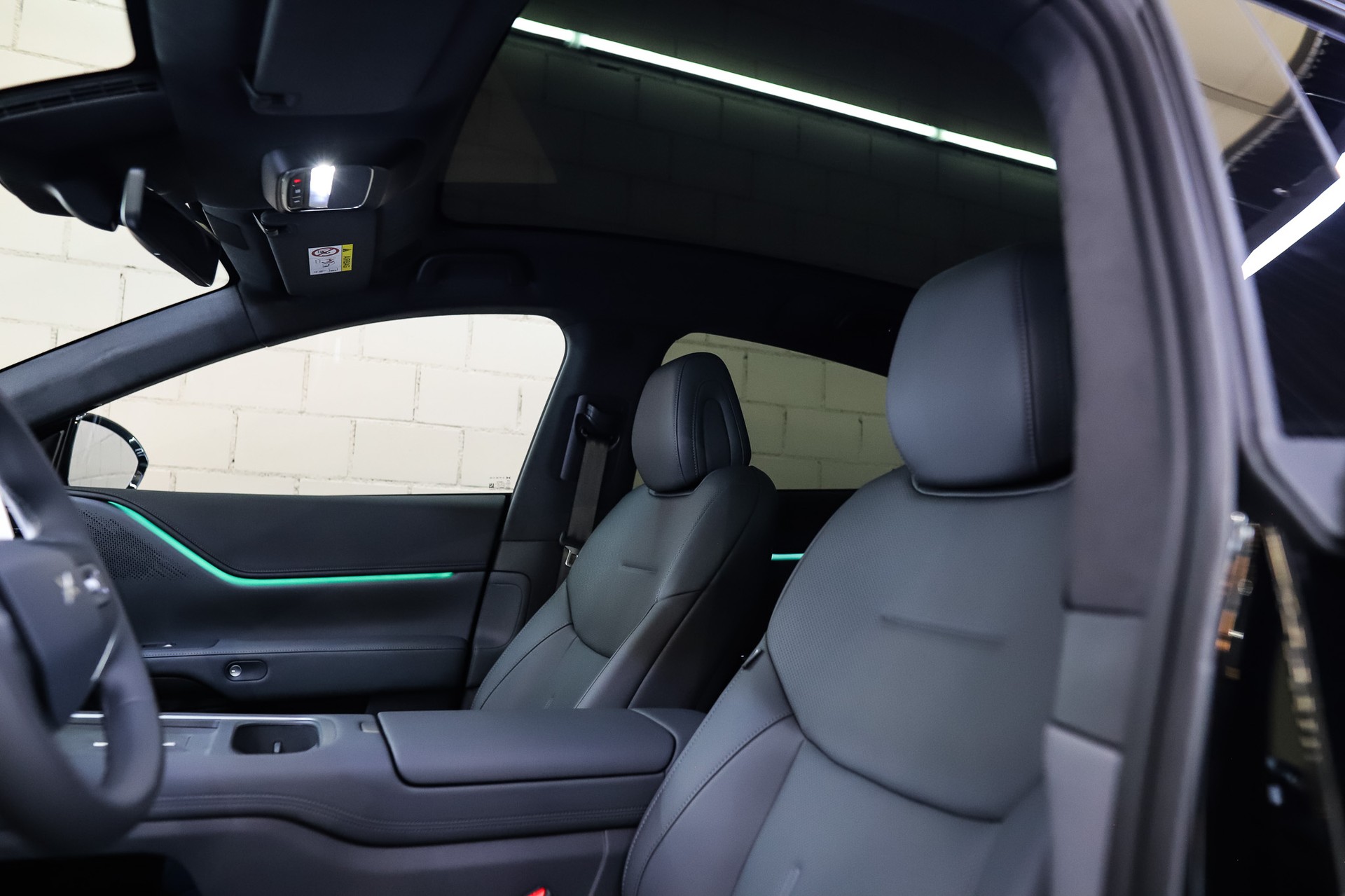 XPENG G6 80kWh Performance AWD BLACK EDITION * Anhängerkupplung *-image-9