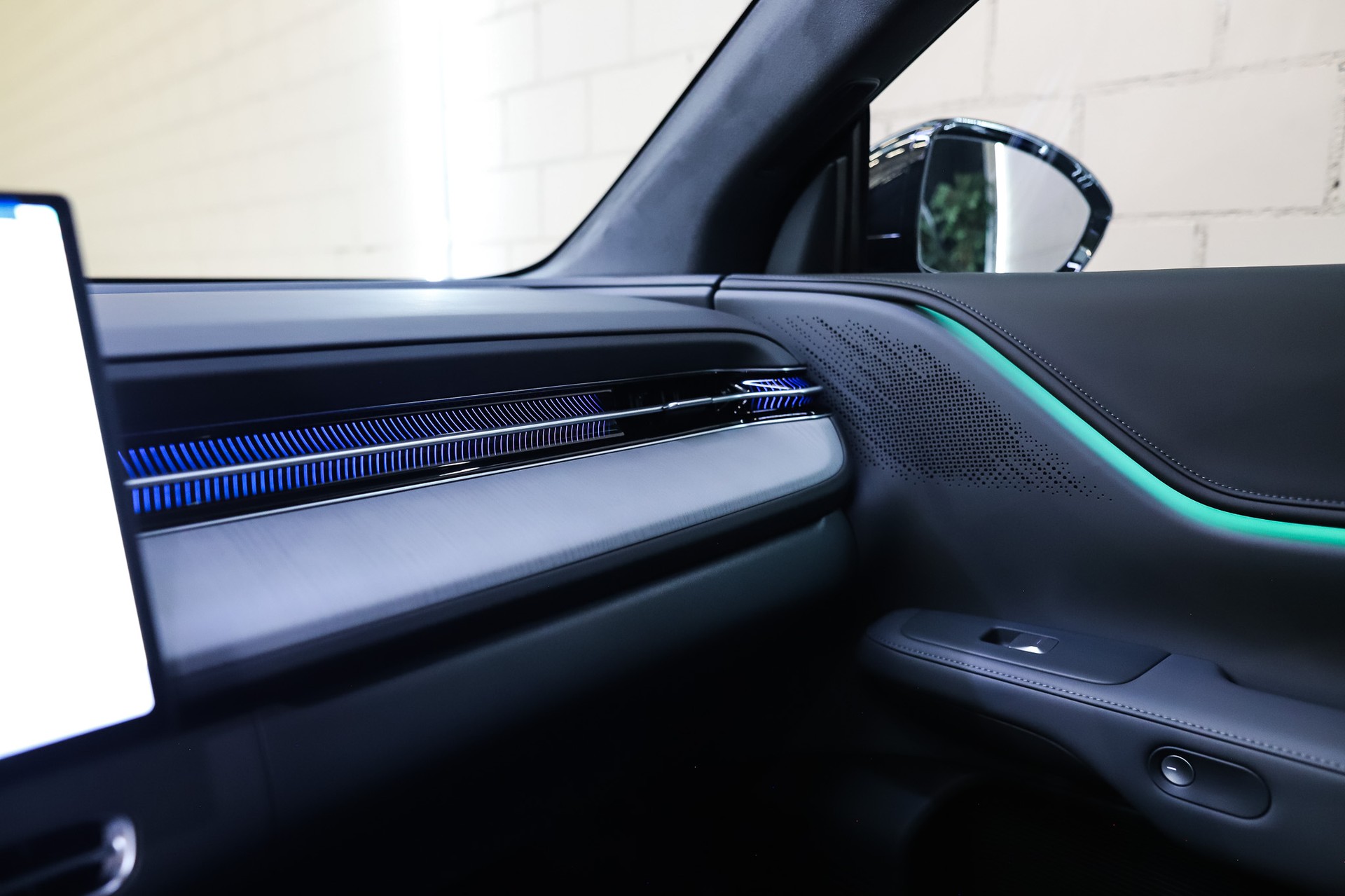 XPENG G6 80kWh Performance AWD BLACK EDITION * Anhängerkupplung *-image-13