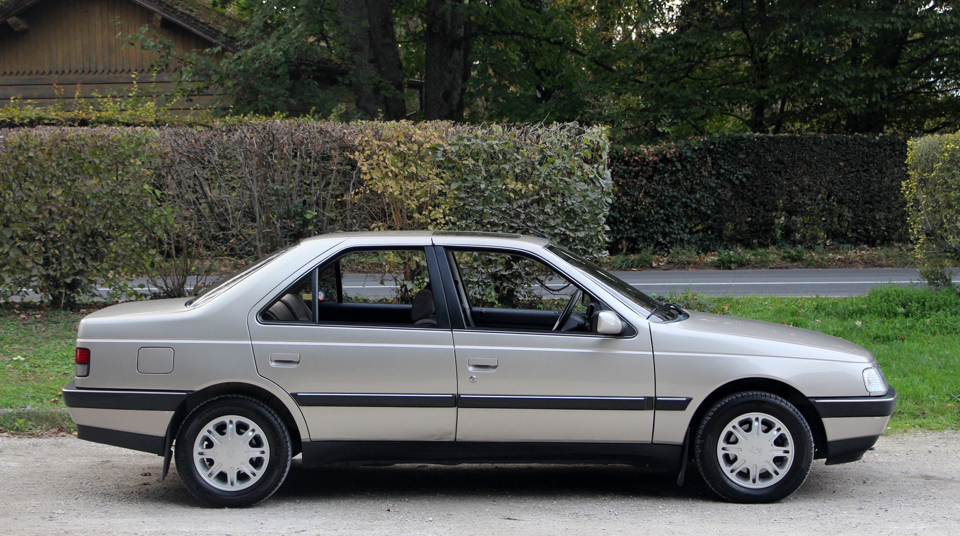 PEUGEOT 405 1.9 SRI-image-24