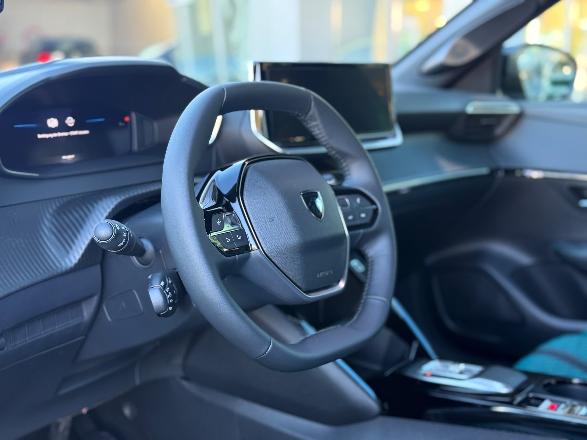 PEUGEOT 208 1.2 MHEV 110 Sondermodell ENVY-image-9