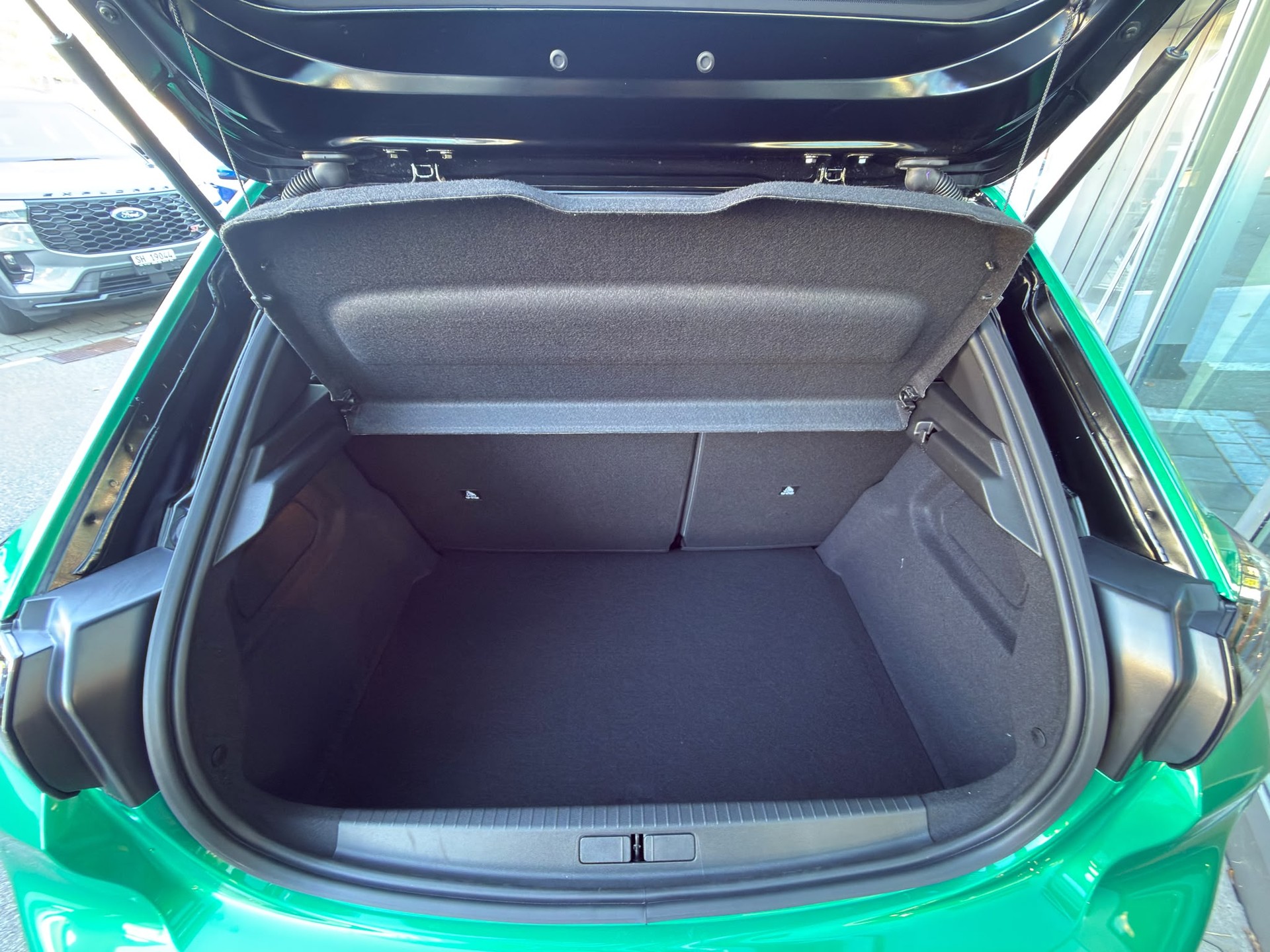 PEUGEOT 208 1.2 MHEV 110 Sondermodell ENVY-image-14