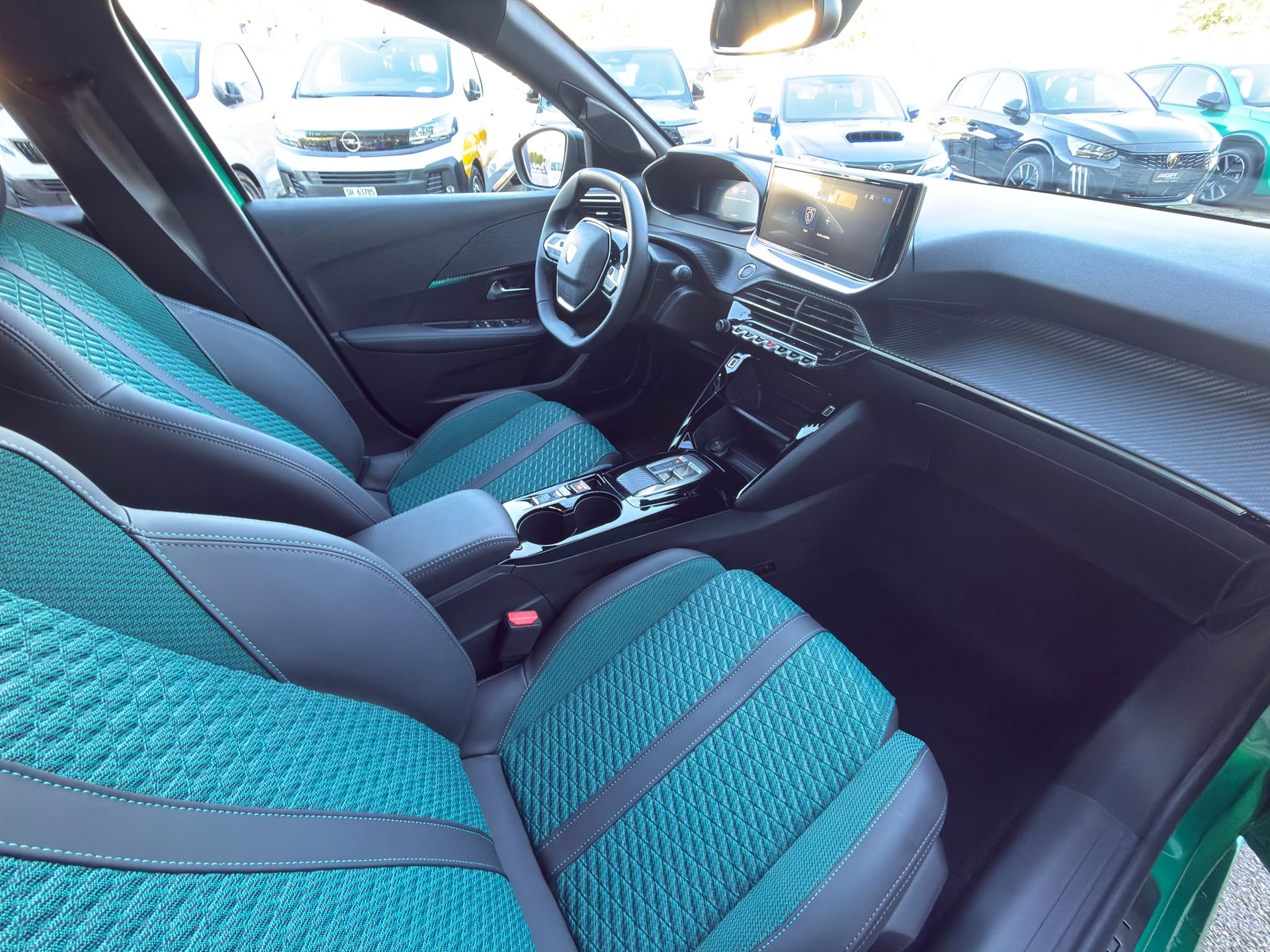 PEUGEOT 208 1.2 MHEV 110 Sondermodell ENVY-image-7