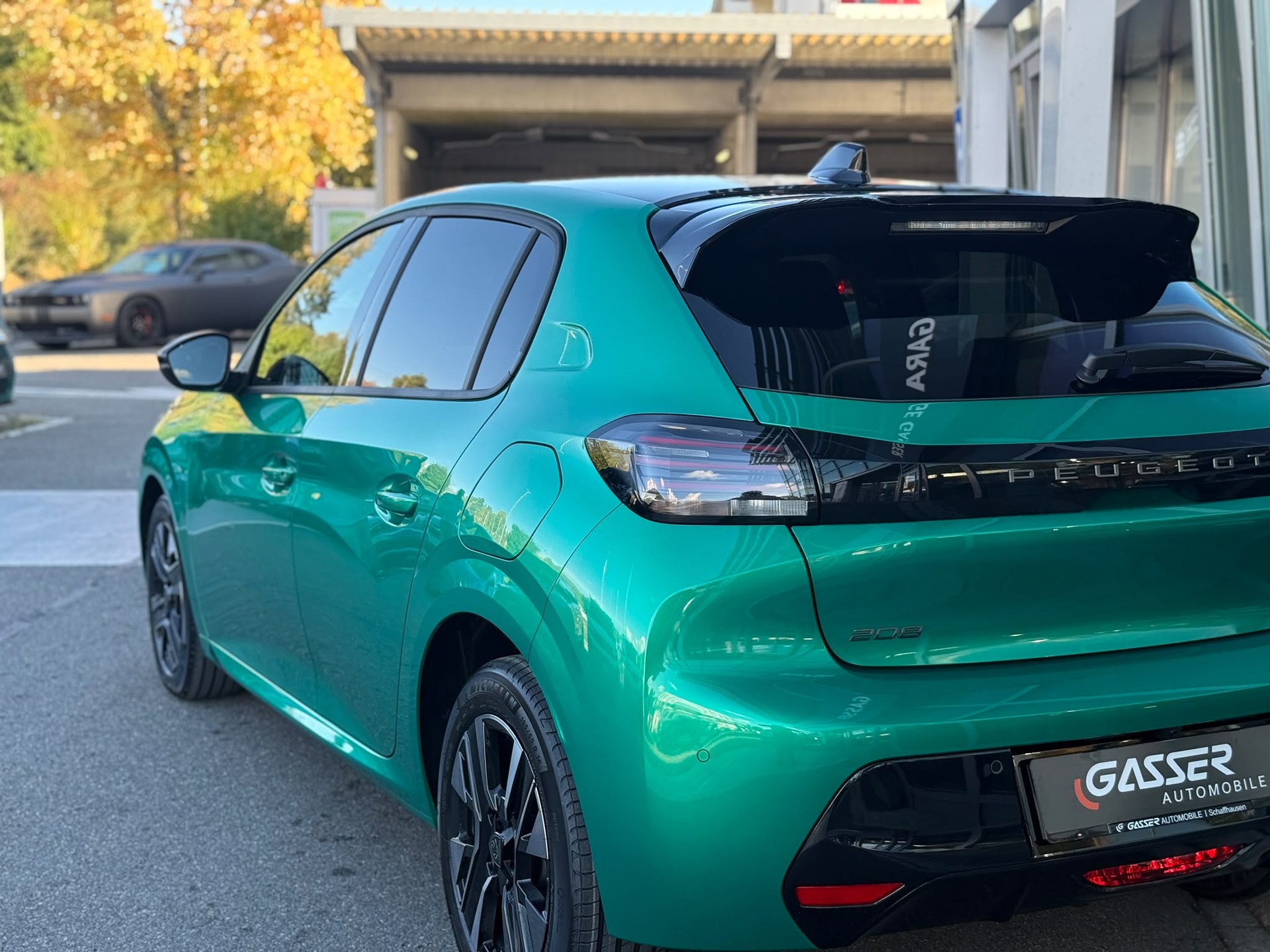 PEUGEOT 208 1.2 MHEV 110 Sondermodell ENVY-image-4