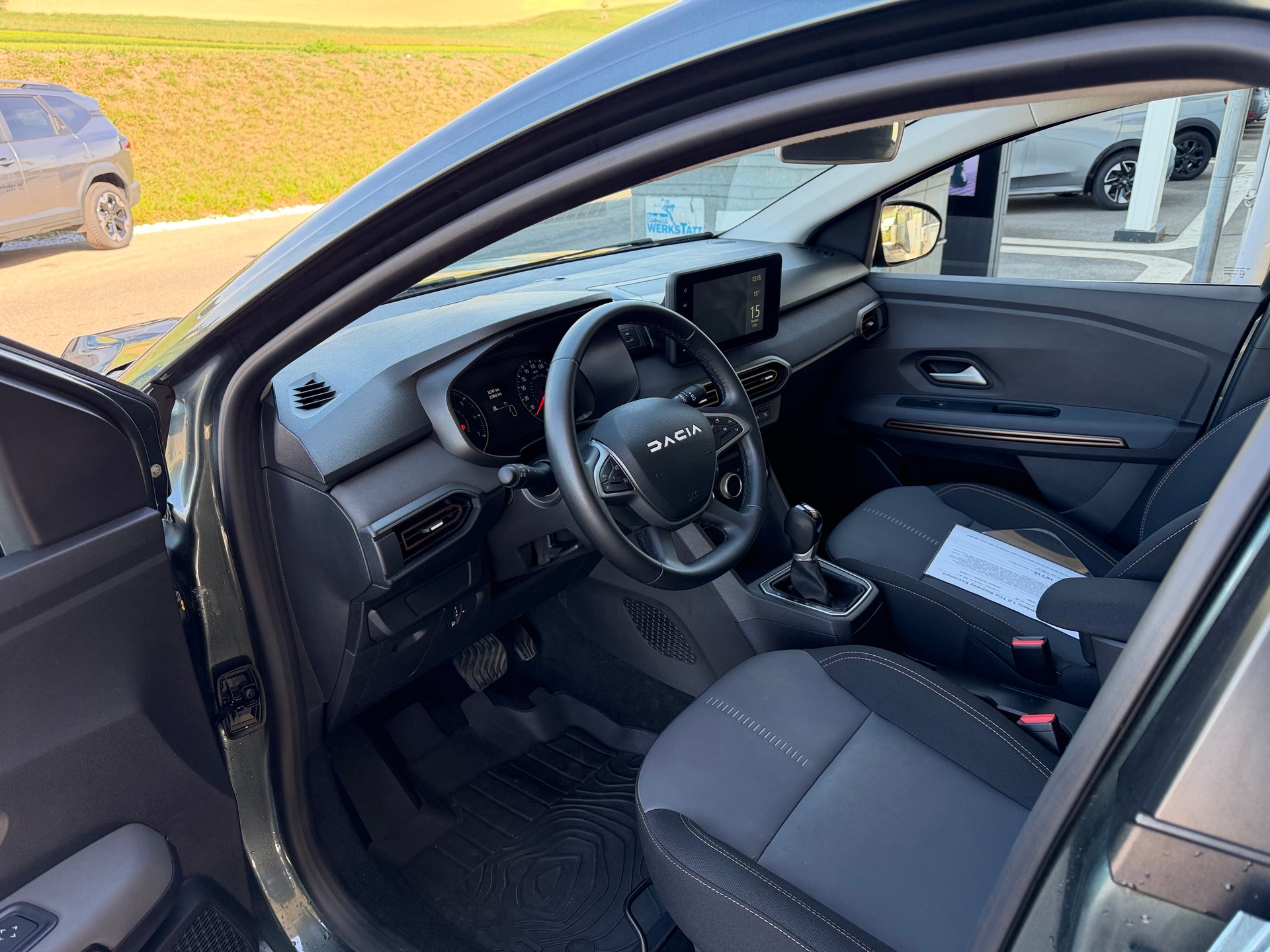 DACIA Sandero Stepway TCe 90 Extreme+ CVT-image-9