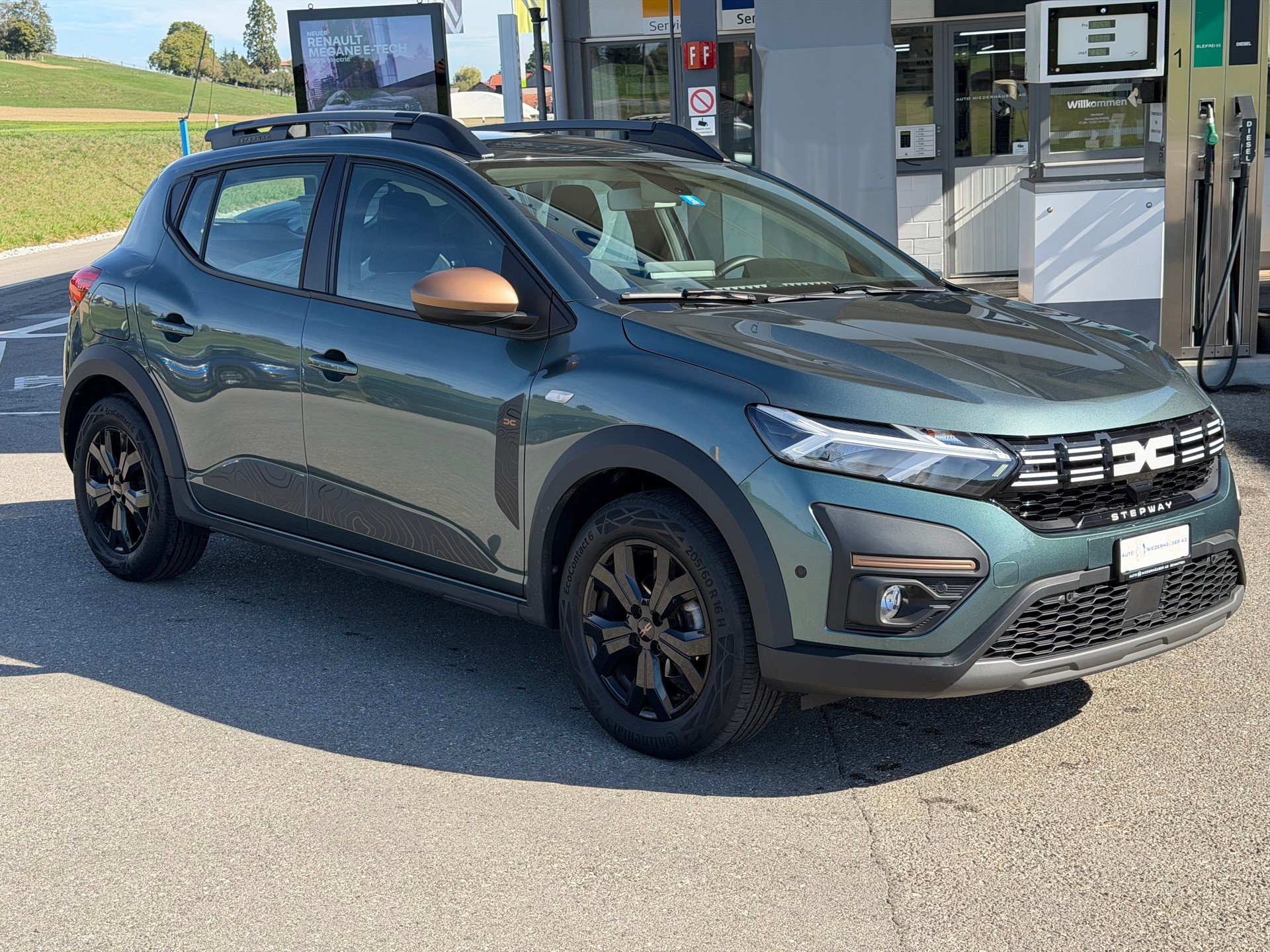 DACIA Sandero Stepway TCe 90 Extreme+ CVT-image-2