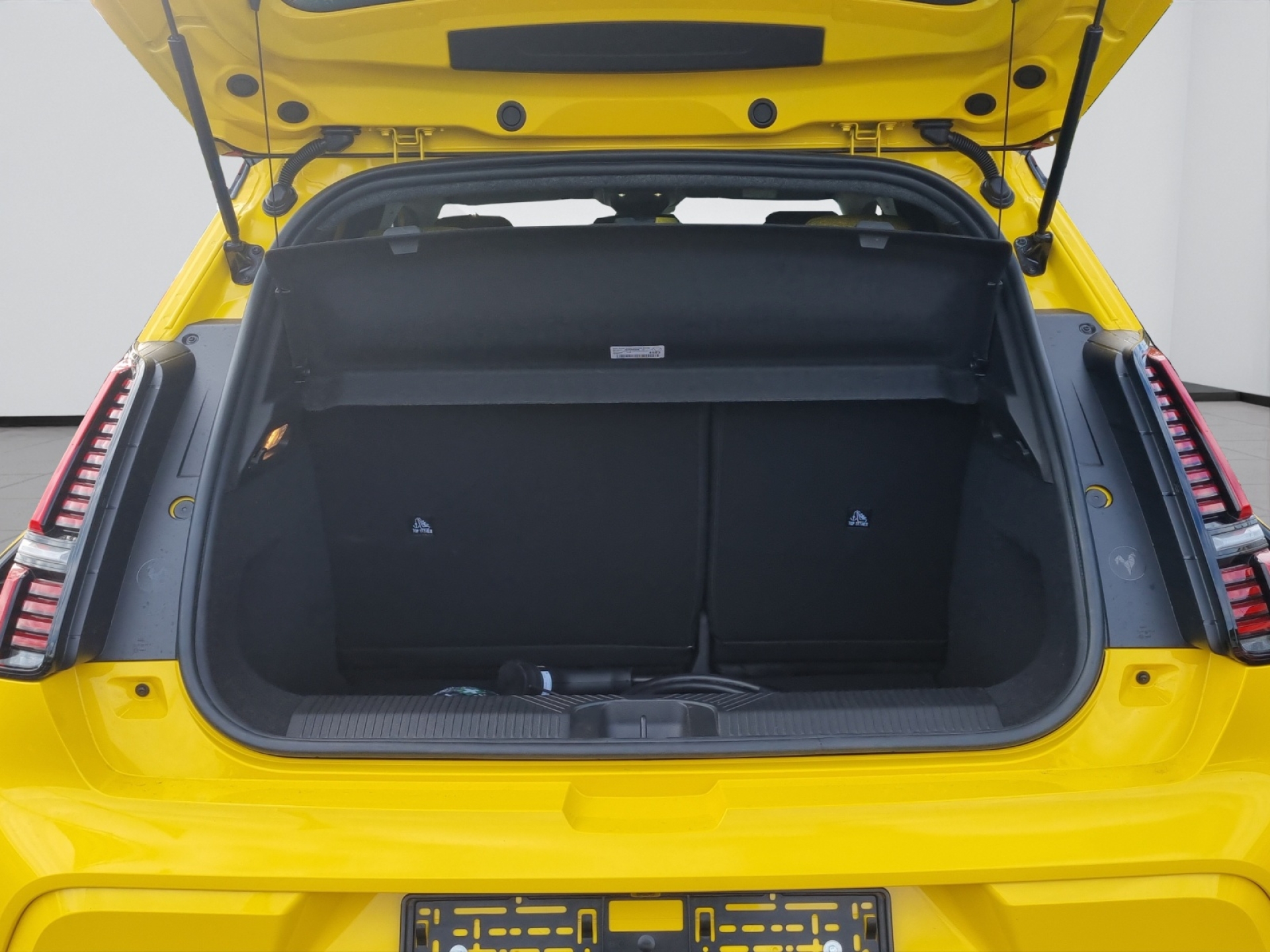 RENAULT R5 E-TECH ELECTRIC iconic five 150PS Comfort Range-image-13