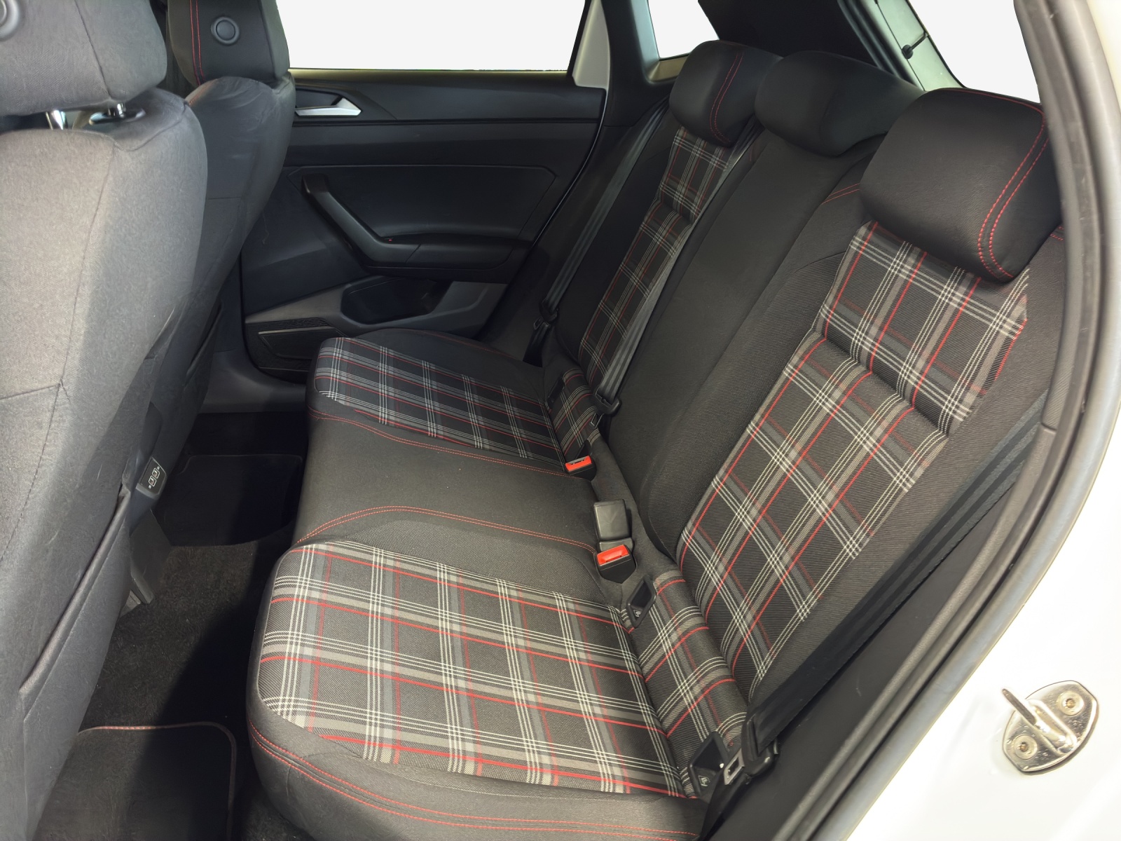 VW Polo 2.0 TSI GTI DSG-image-11