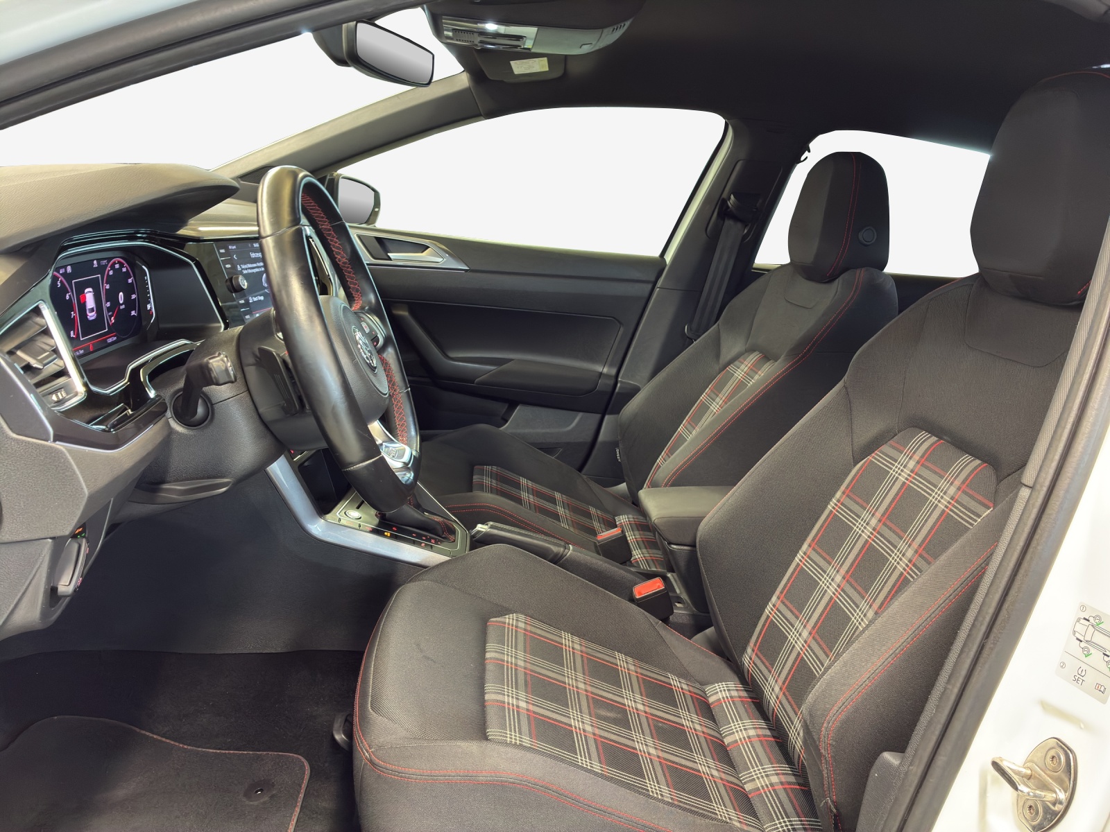 VW Polo 2.0 TSI GTI DSG-image-7