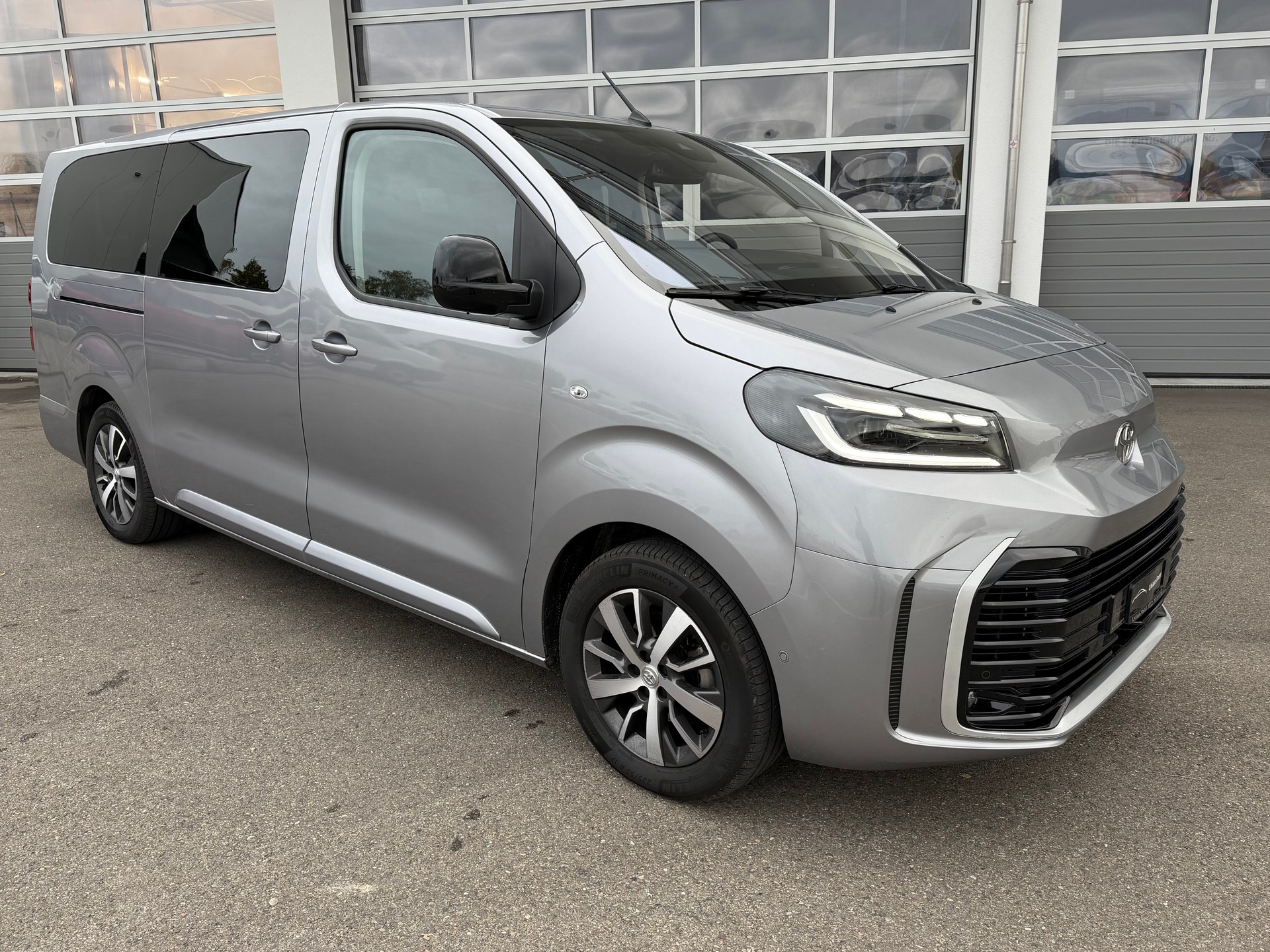 TOYOTA *Proace Verso 2.0 nur 17.500 km L2 8-Sitze*Automat*-image-1