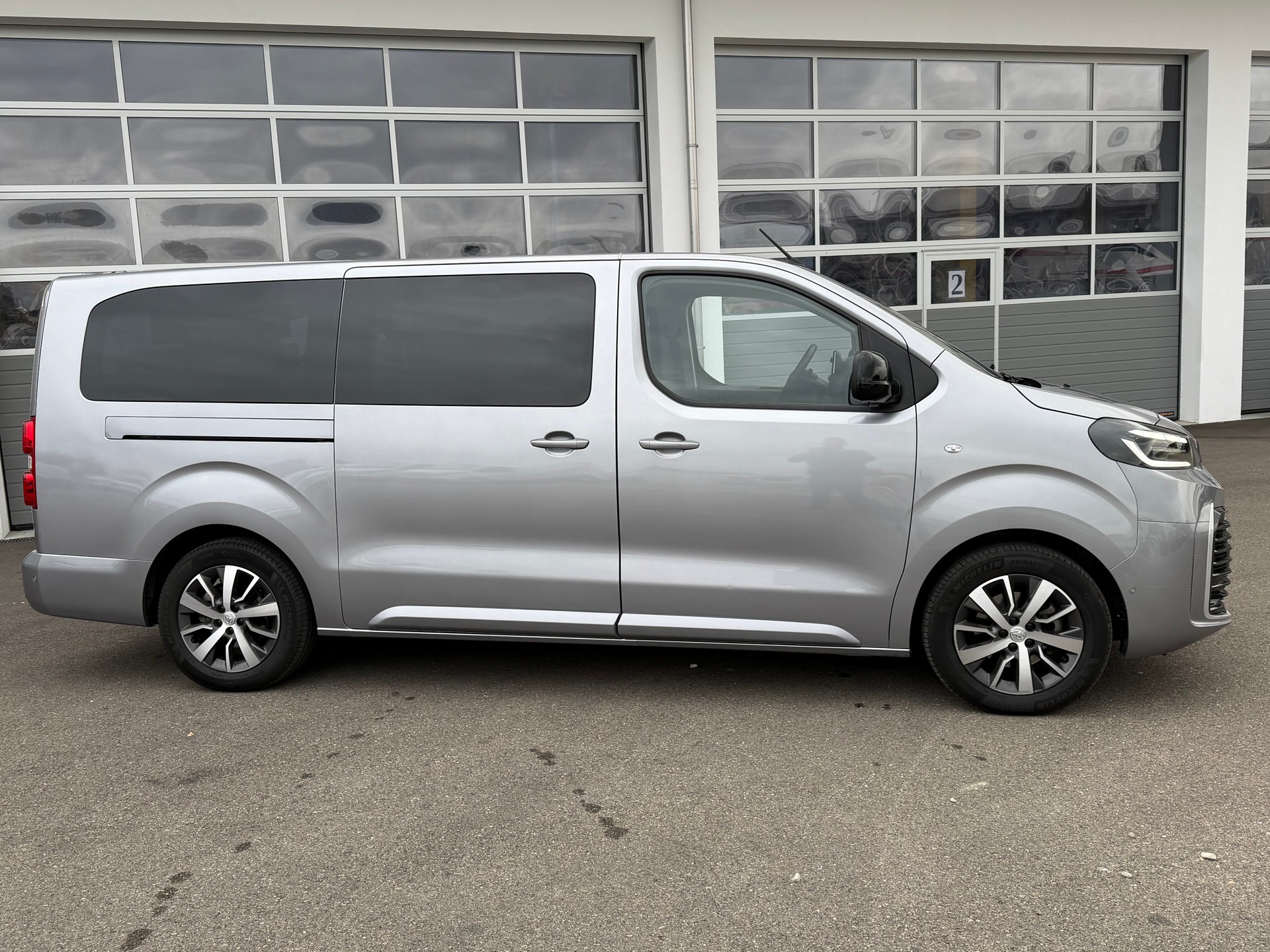 TOYOTA *Proace Verso 2.0 nur 17.500 km L2 8-Sitze*Automat*-image-5