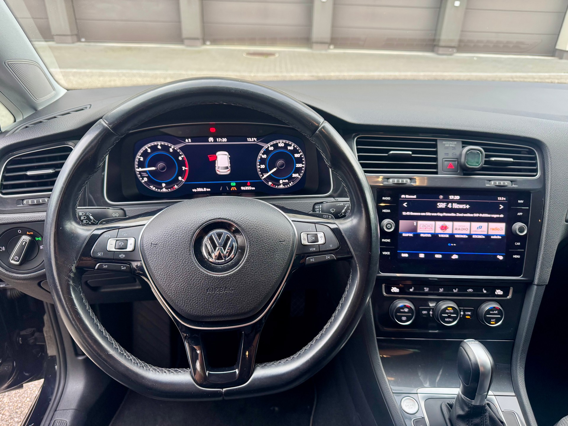 VW Golf 1.5 TSI EVO R-Line DSG *ab Service & MFK*-image-8