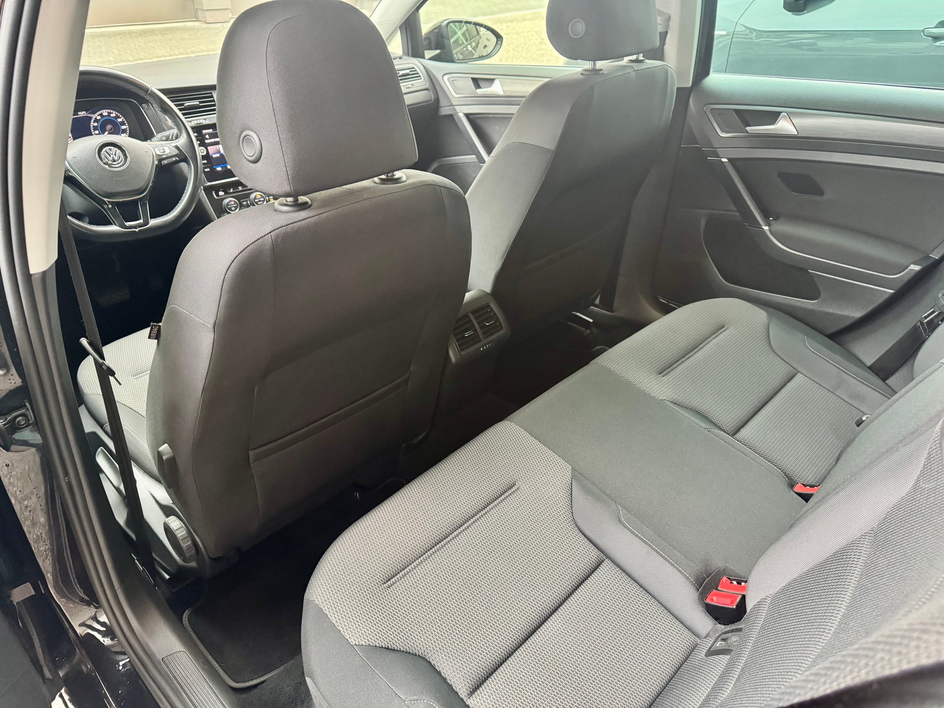 VW Golf 1.5 TSI EVO R-Line DSG *ab Service & MFK*-image-10