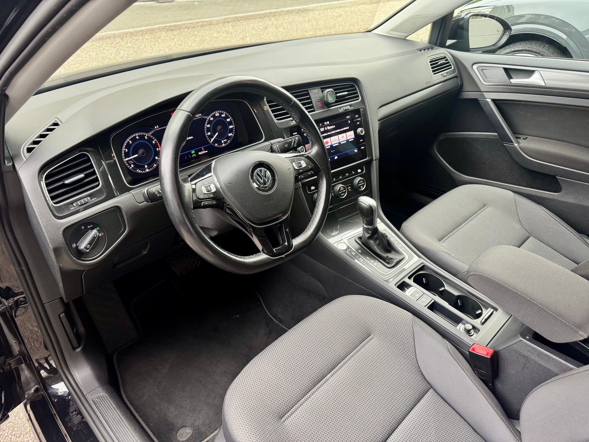 VW Golf 1.5 TSI EVO R-Line DSG *ab Service & MFK*-image-5