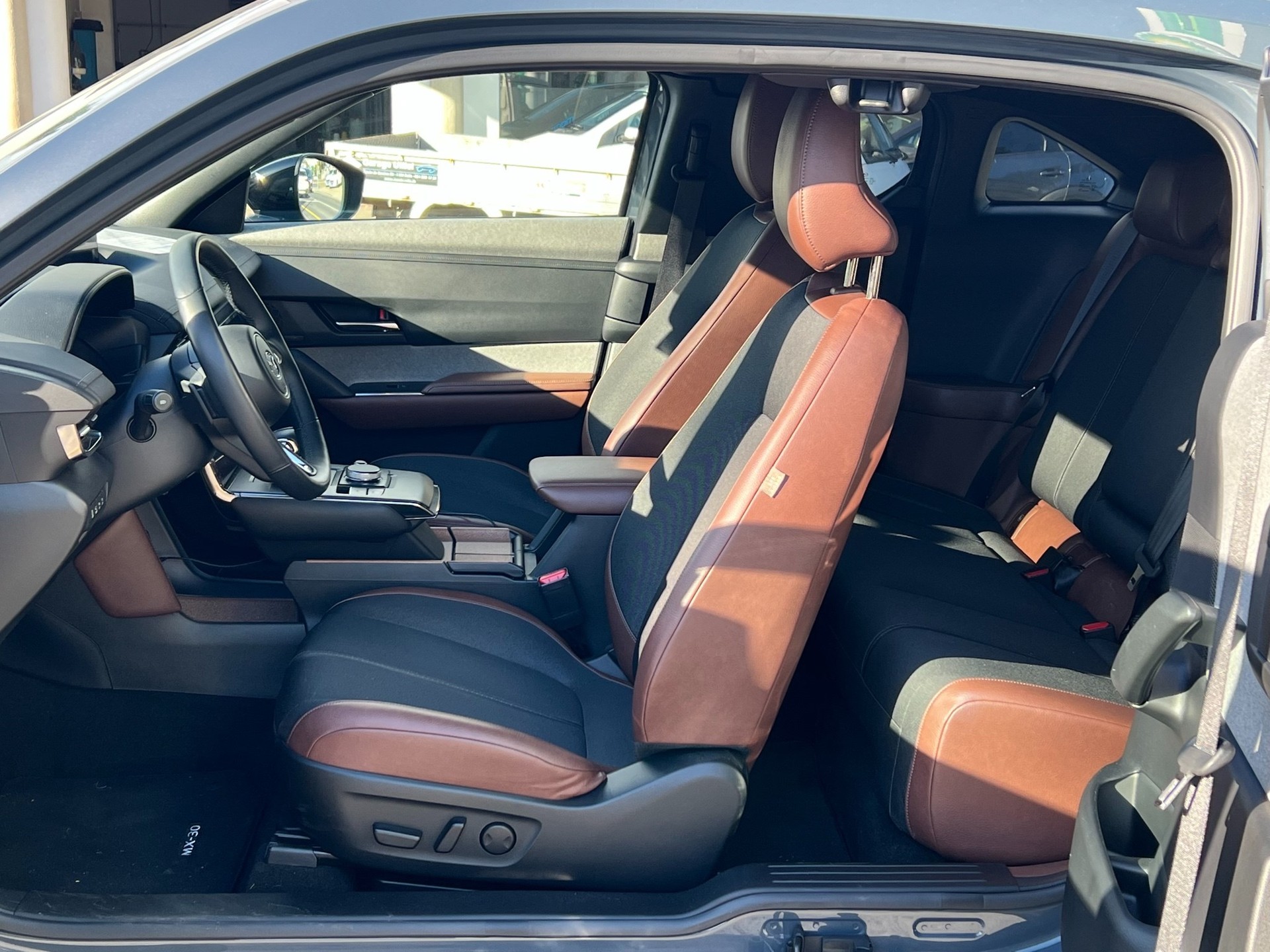 MAZDA MX-30 e-Skyactiv Revolution-image-1