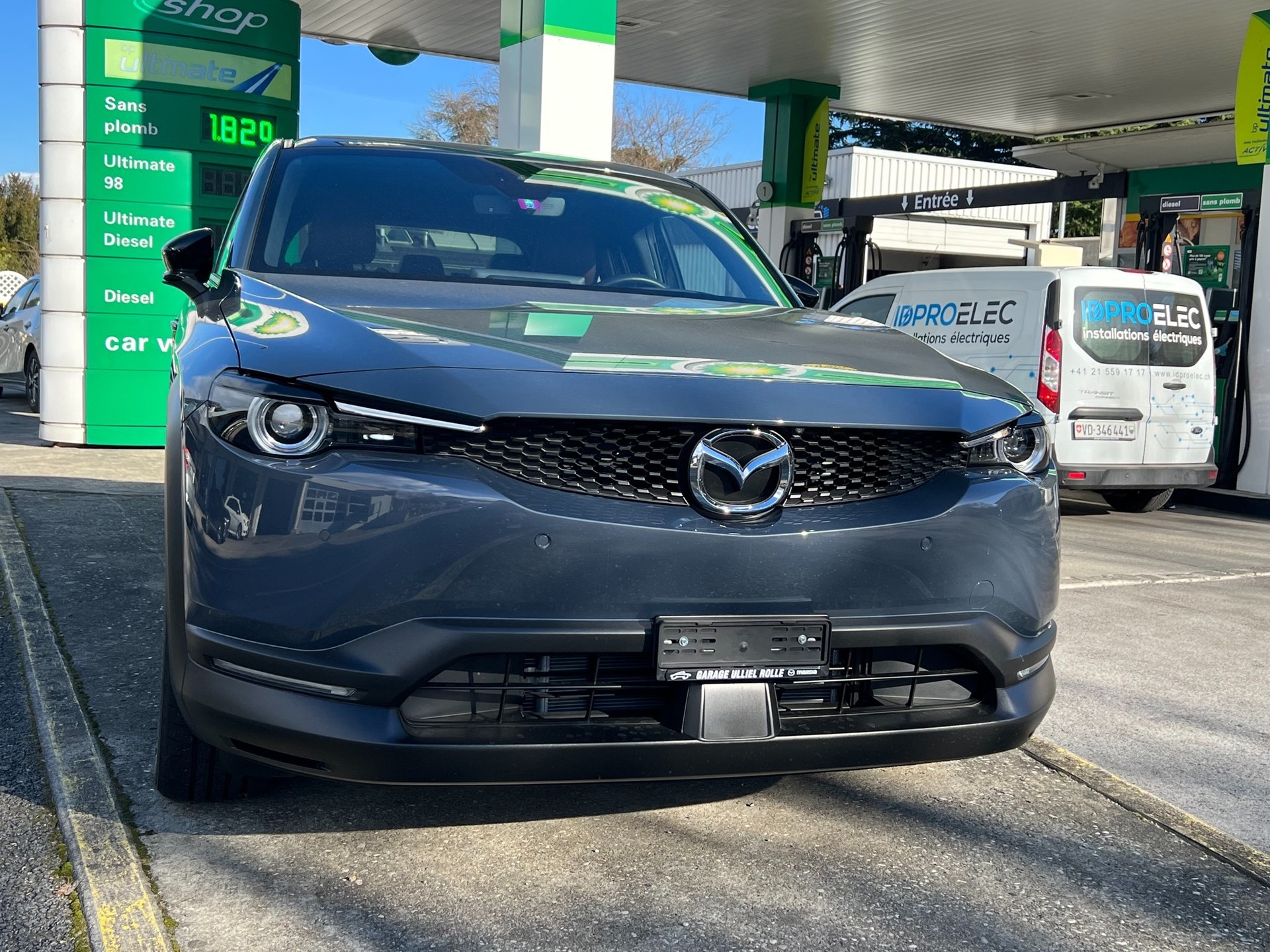 MAZDA MX-30 e-Skyactiv Revolution-image-2