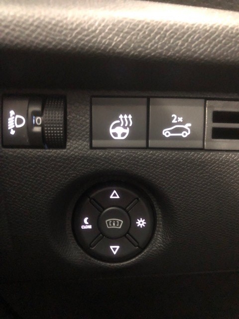 CITROEN Ë-C4 X 100 kW Shine-image-11